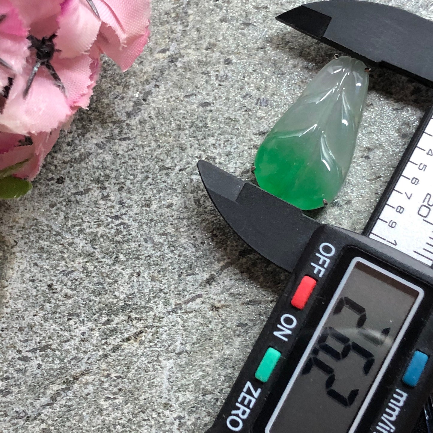 SALE: Grade A Icy Gradient Green Leaf Jadeite Jade Pendant 18K White Gold Buckle Diamonds
