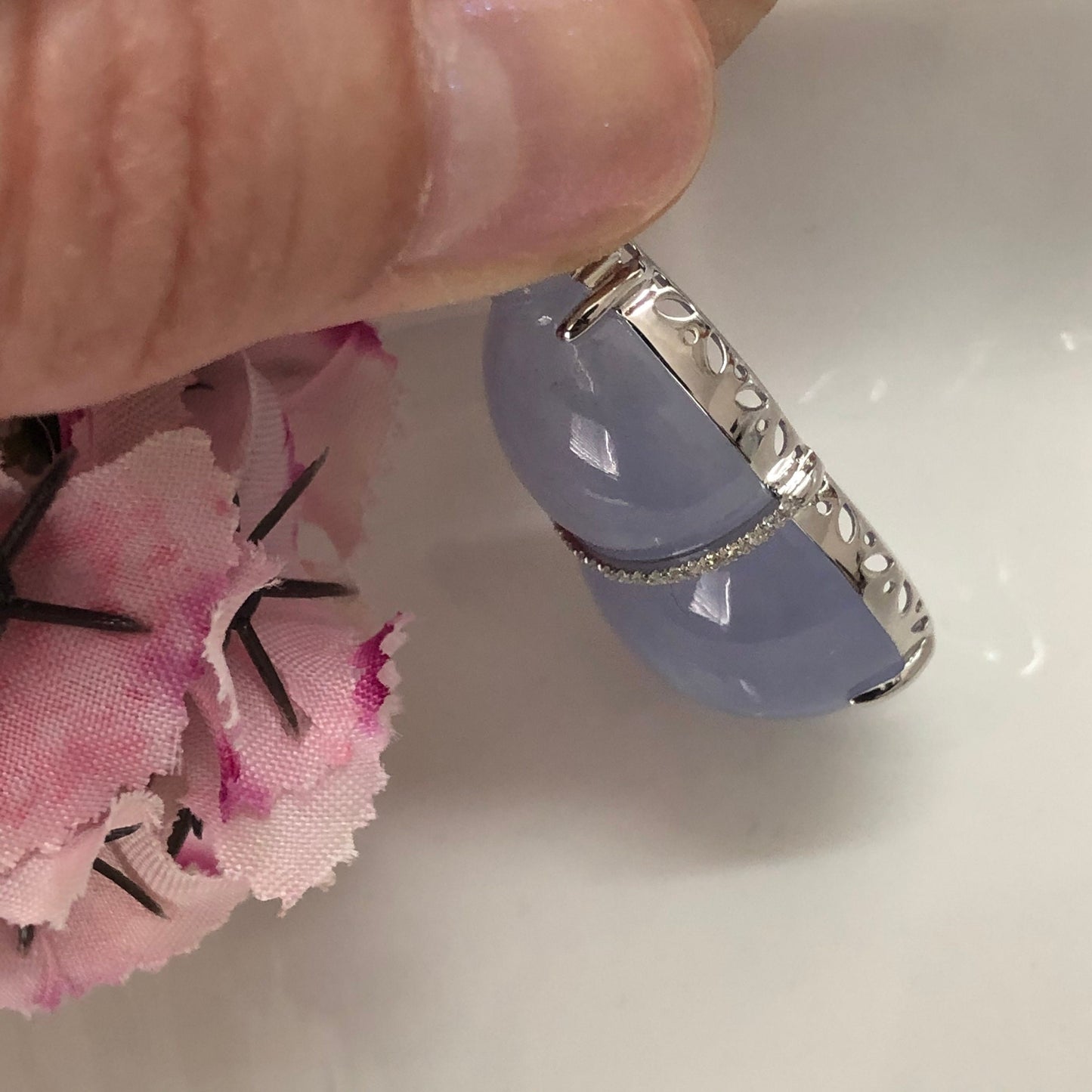 18K White Gold Lavender Jadeite Jade Princess Heart Gourd Hulu Pendant