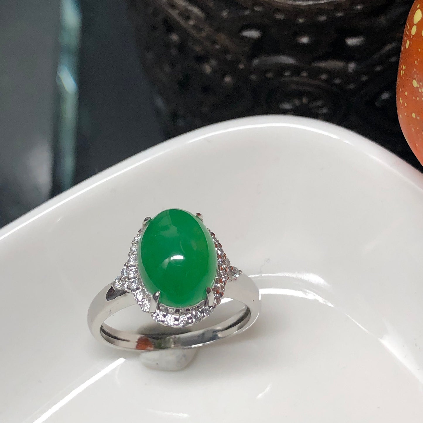 18K White Gold 10mm Jadeite Jade Icy Yang Green Oval Cabochon Ring Diamonds