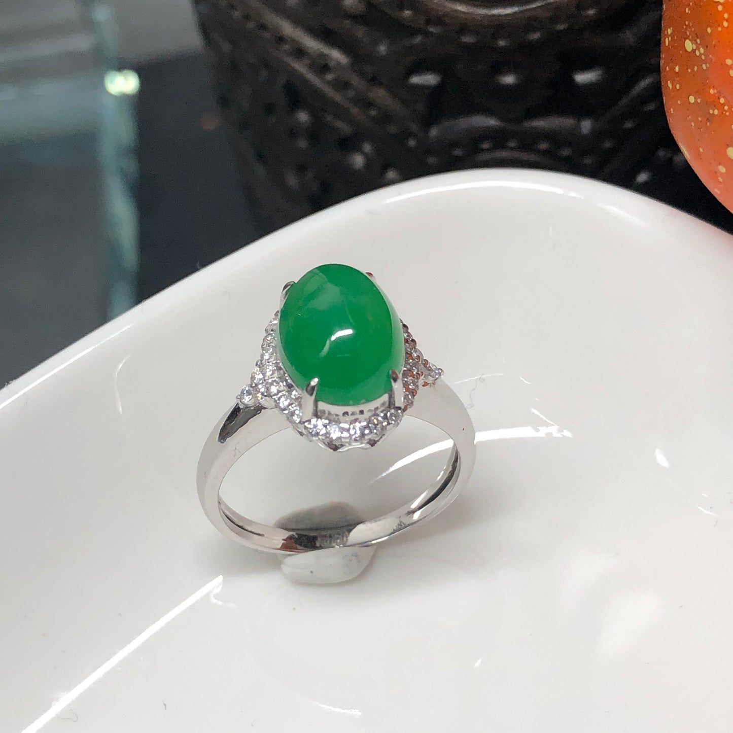 18K White Gold 10mm Jadeite Jade Icy Yang Green Oval Cabochon Ring Diamonds