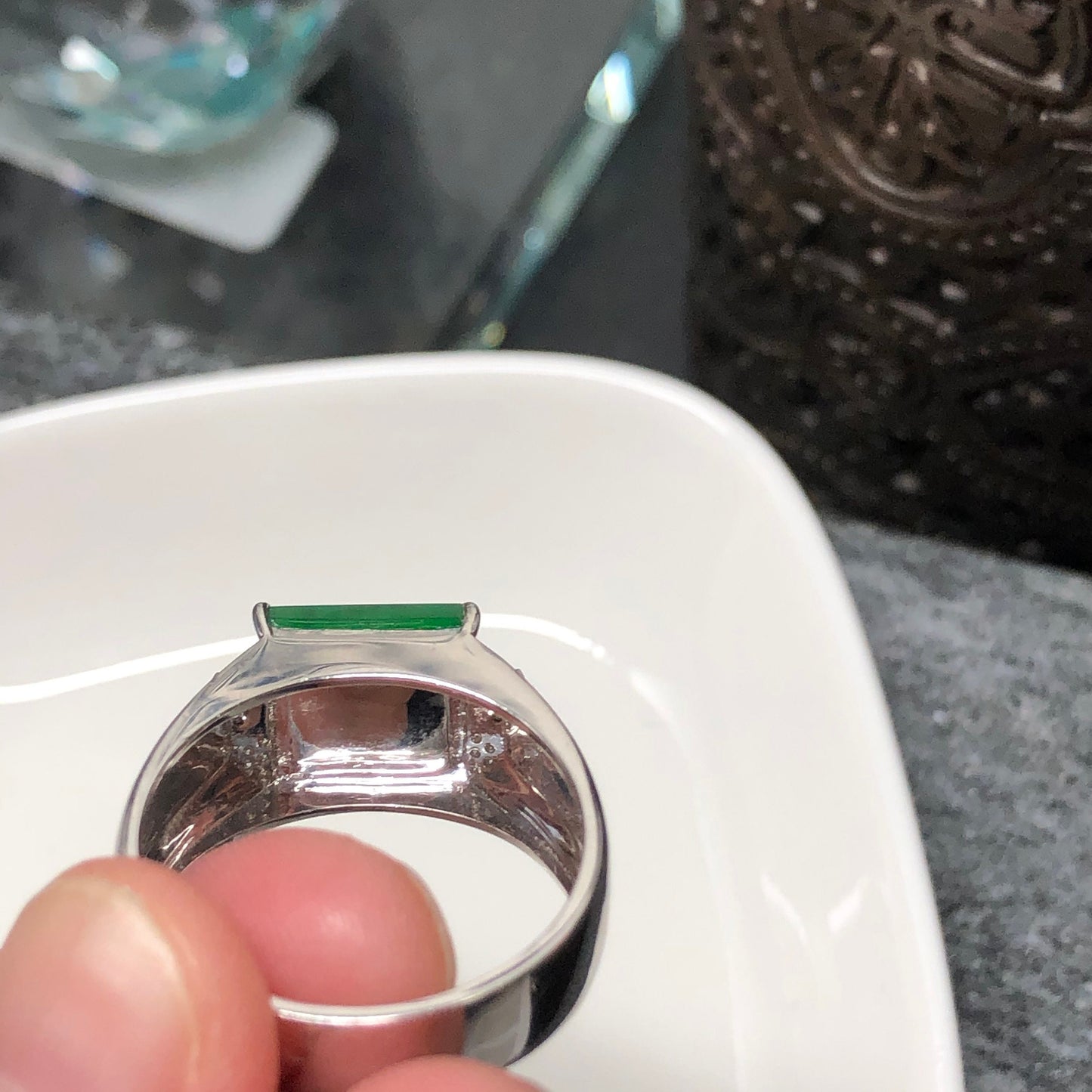 Unisex Myanmar Jadeite Jade High Yang Green Diamond Ring 18K white gold