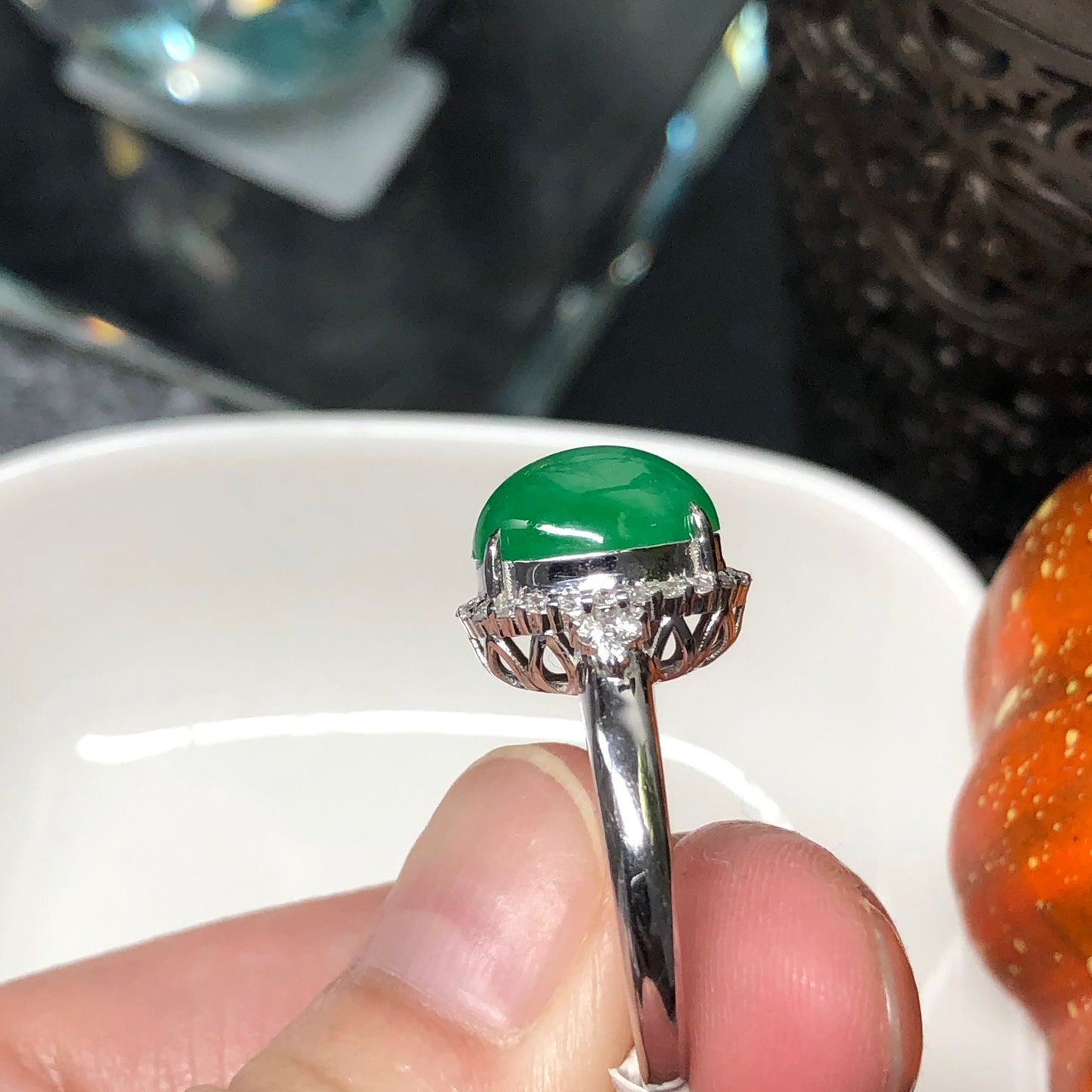 18K White Gold 10mm Jadeite Jade Icy Yang Green Oval Cabochon Ring Diamonds