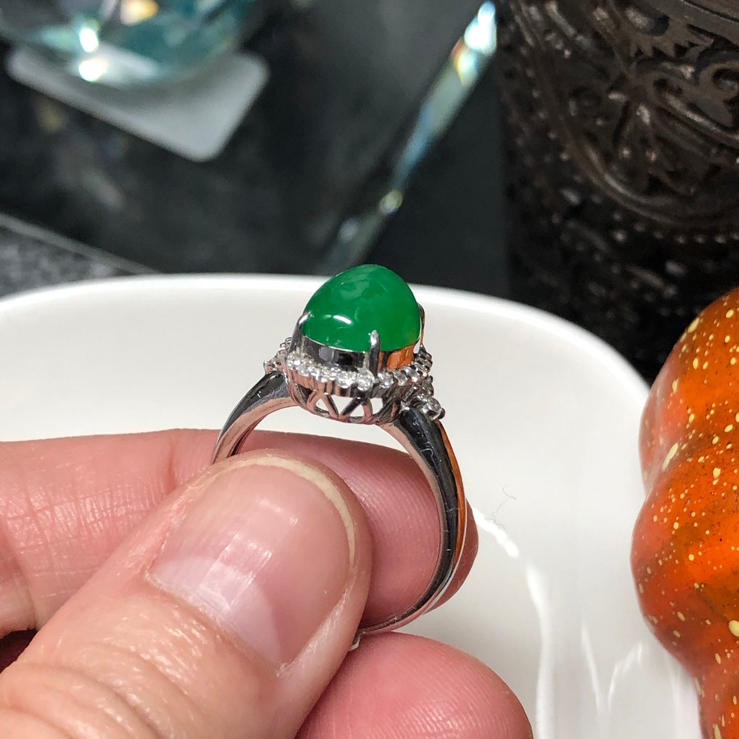18K White Gold 10mm Jadeite Jade Icy Yang Green Oval Cabochon Ring Diamonds