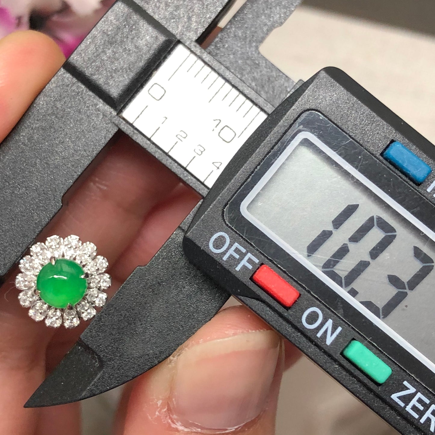 Beautiful Round  Cabochon Icy Yang Green Translucent Moist Jadeite Jade Stud Earring RARE