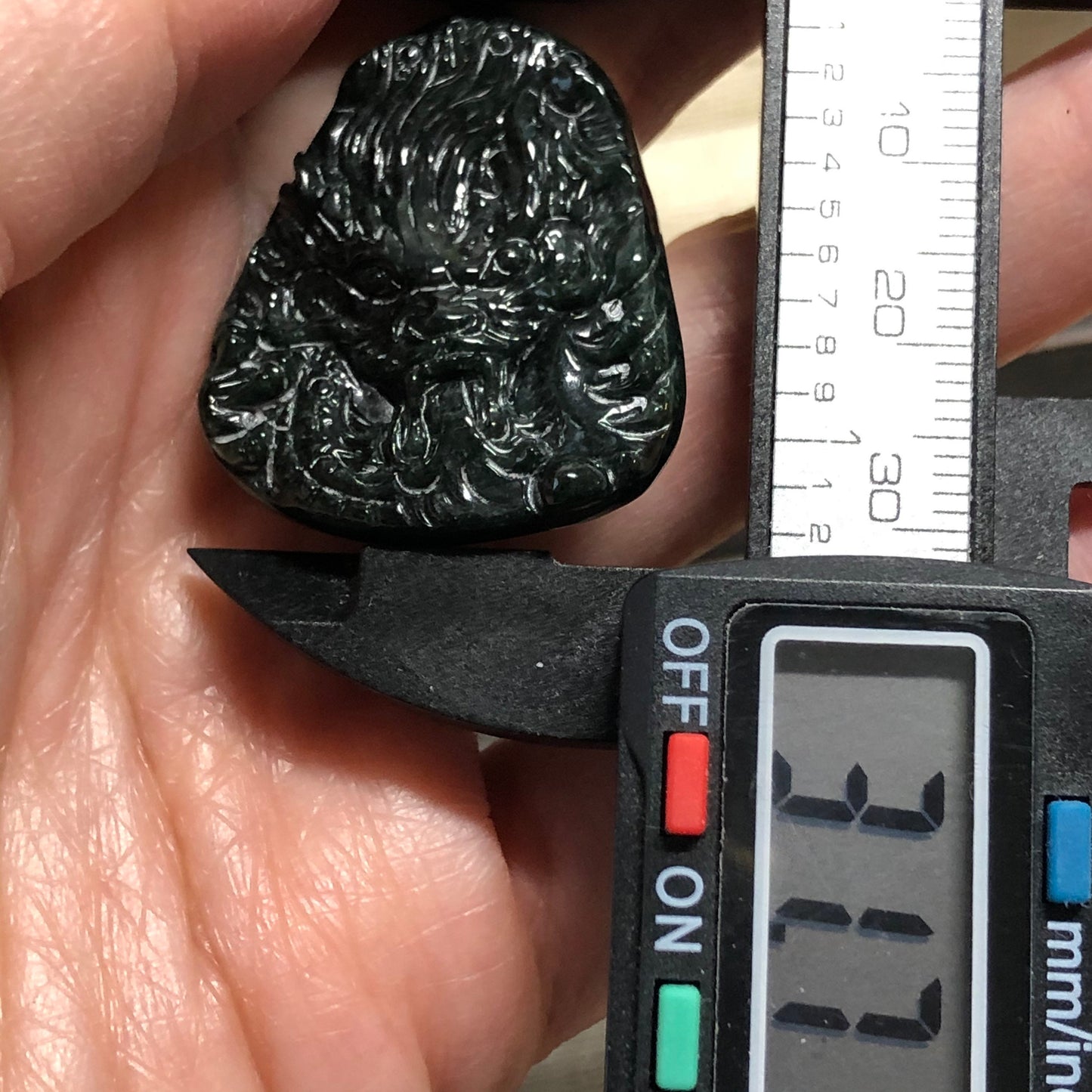 31.7mm Beautiful Grade A Carved Blue Water Green Carved DRAGON Head Pendant 藍水