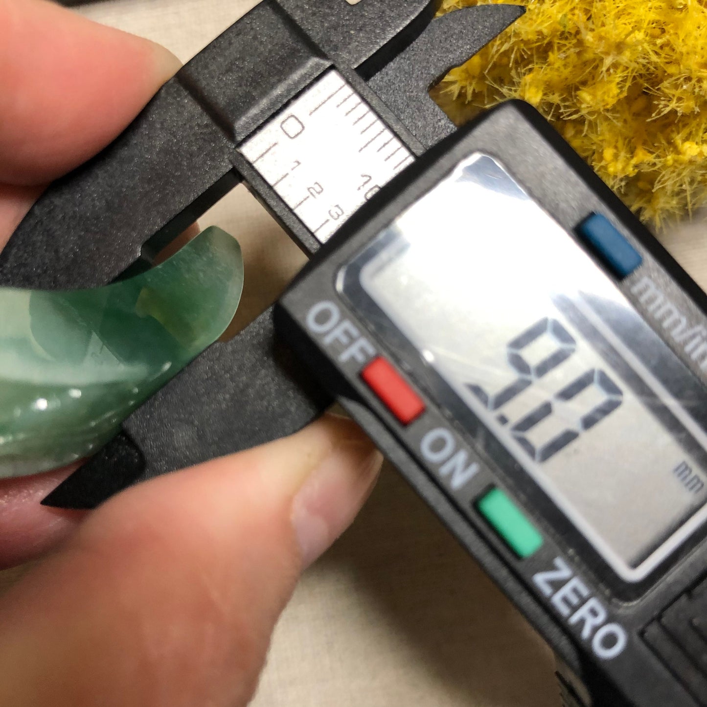 42.7 mm Grade A Green carved dragon head with Asian carvings wooden bead Bracelet