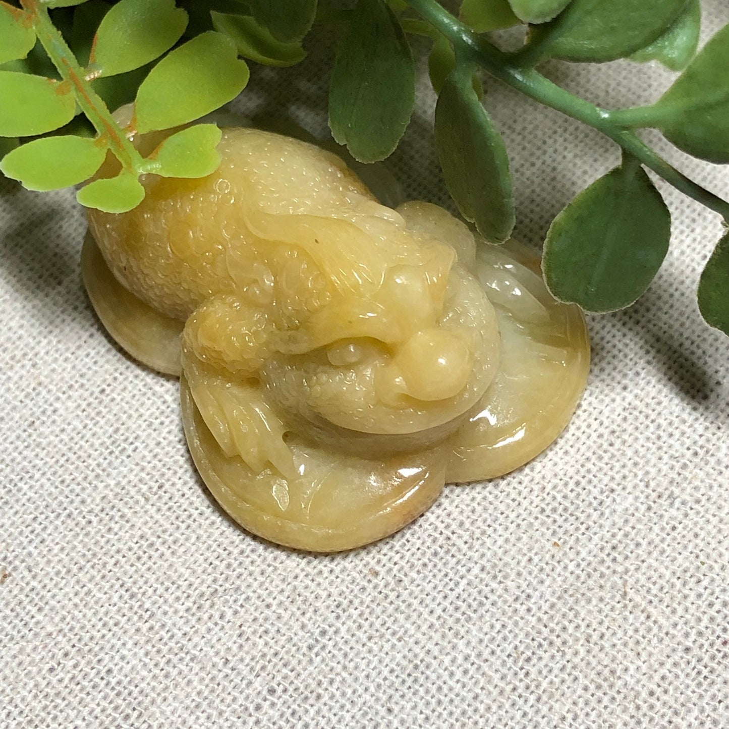 56 mm Certified Grade A Yang Green Carved Dragon Fish Pendant NEW