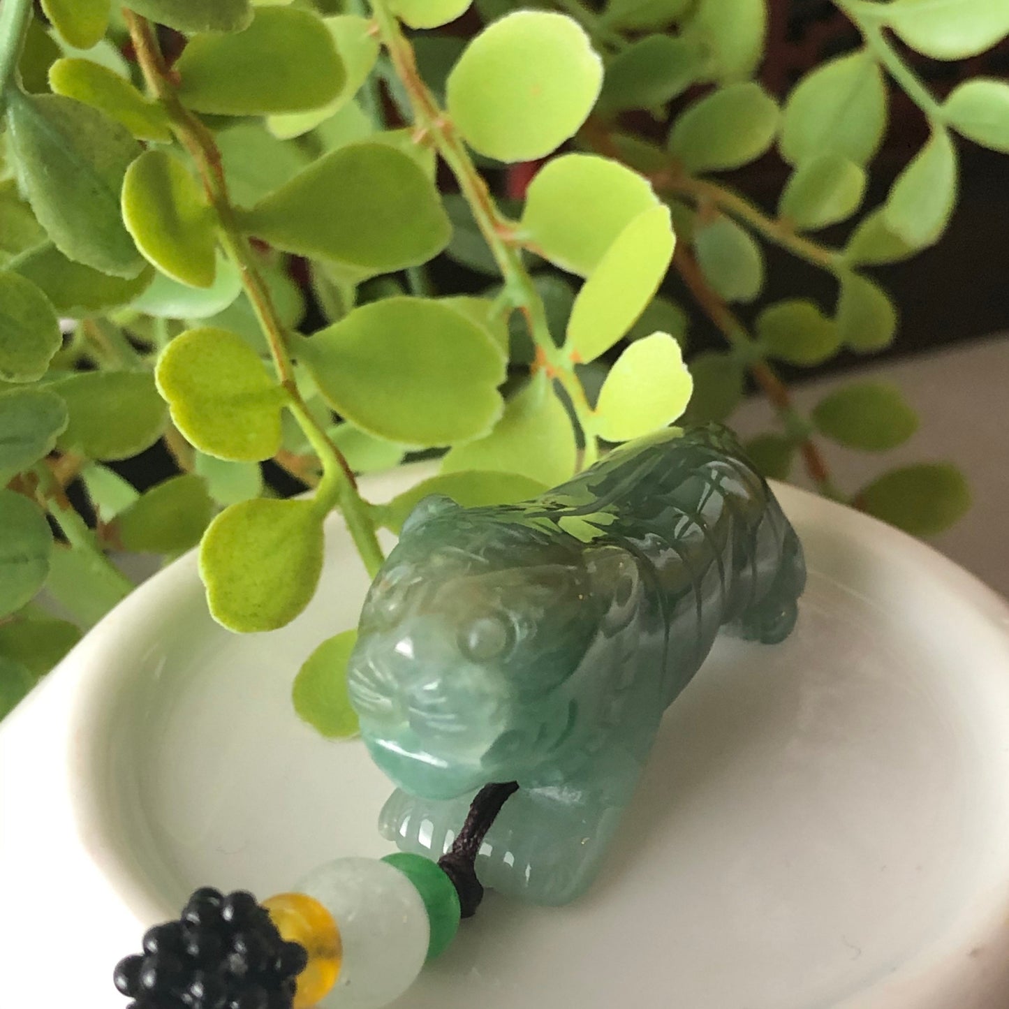 41mm Grade A Jadeite Jade Carved Yellow Green Tiger Pendant Neck Rope Tie