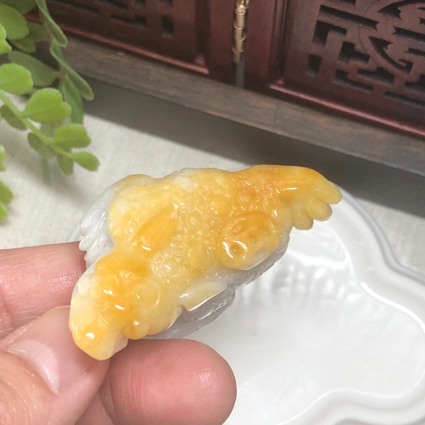 45 mm Grade A Yellow Brown Handmade Carved 3 Leg Legged Toad Display Pendant TC