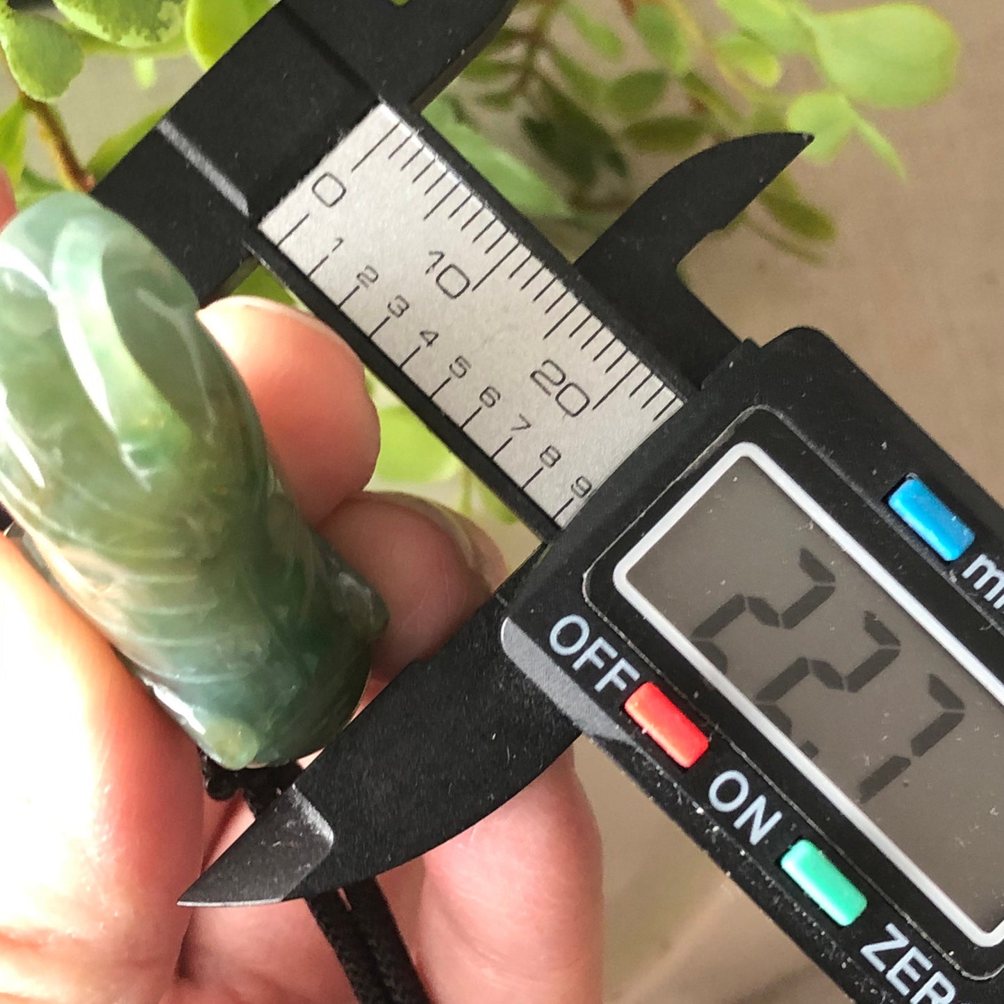 41mm Grade A Jadeite Jade Carved Yellow Green Tiger Pendant Neck Rope Tie