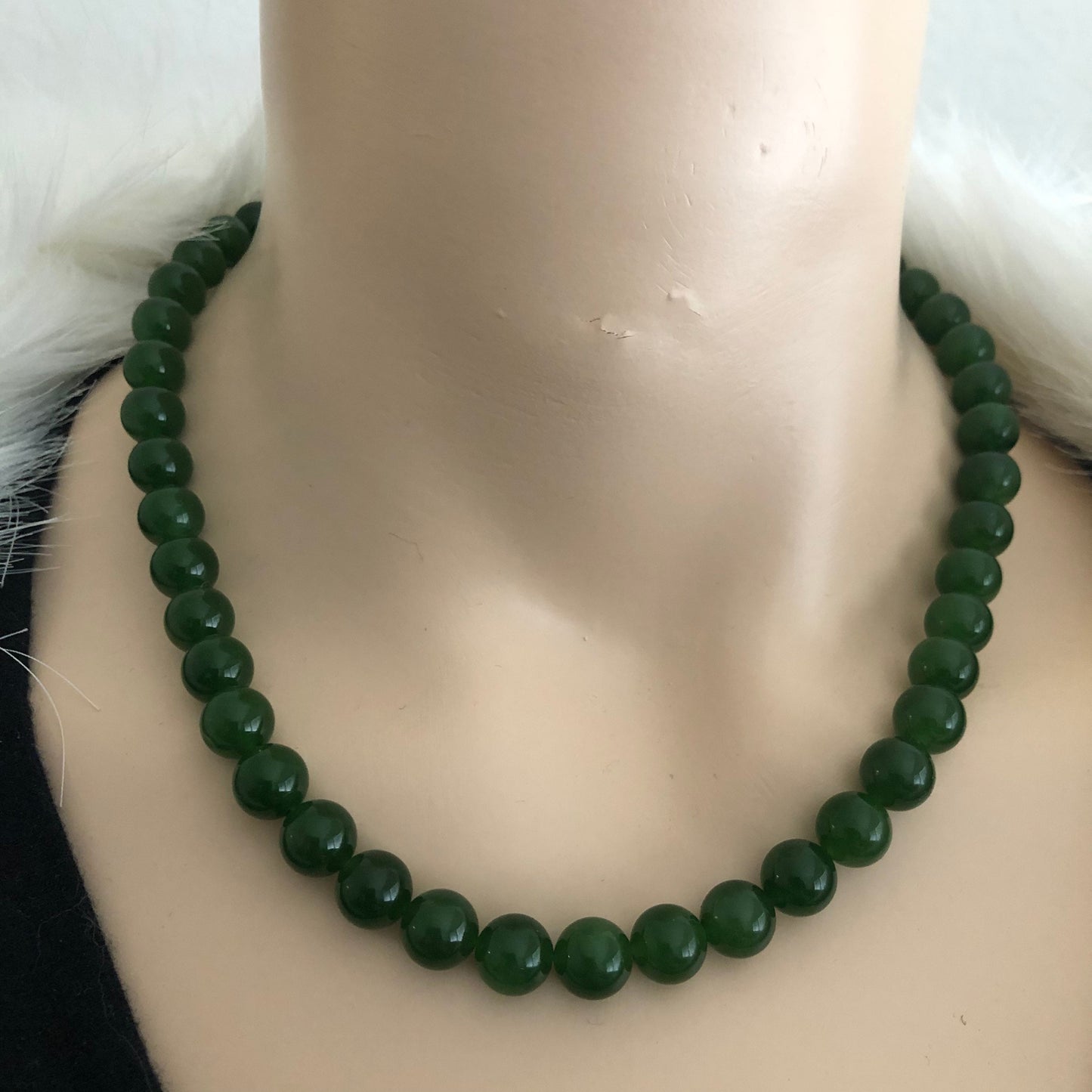 9.5 mm Grade A Hetian Jade Nephrite Imperial Green Cylinder Jadeite Jade Bracelet Necklace. 48pcs.