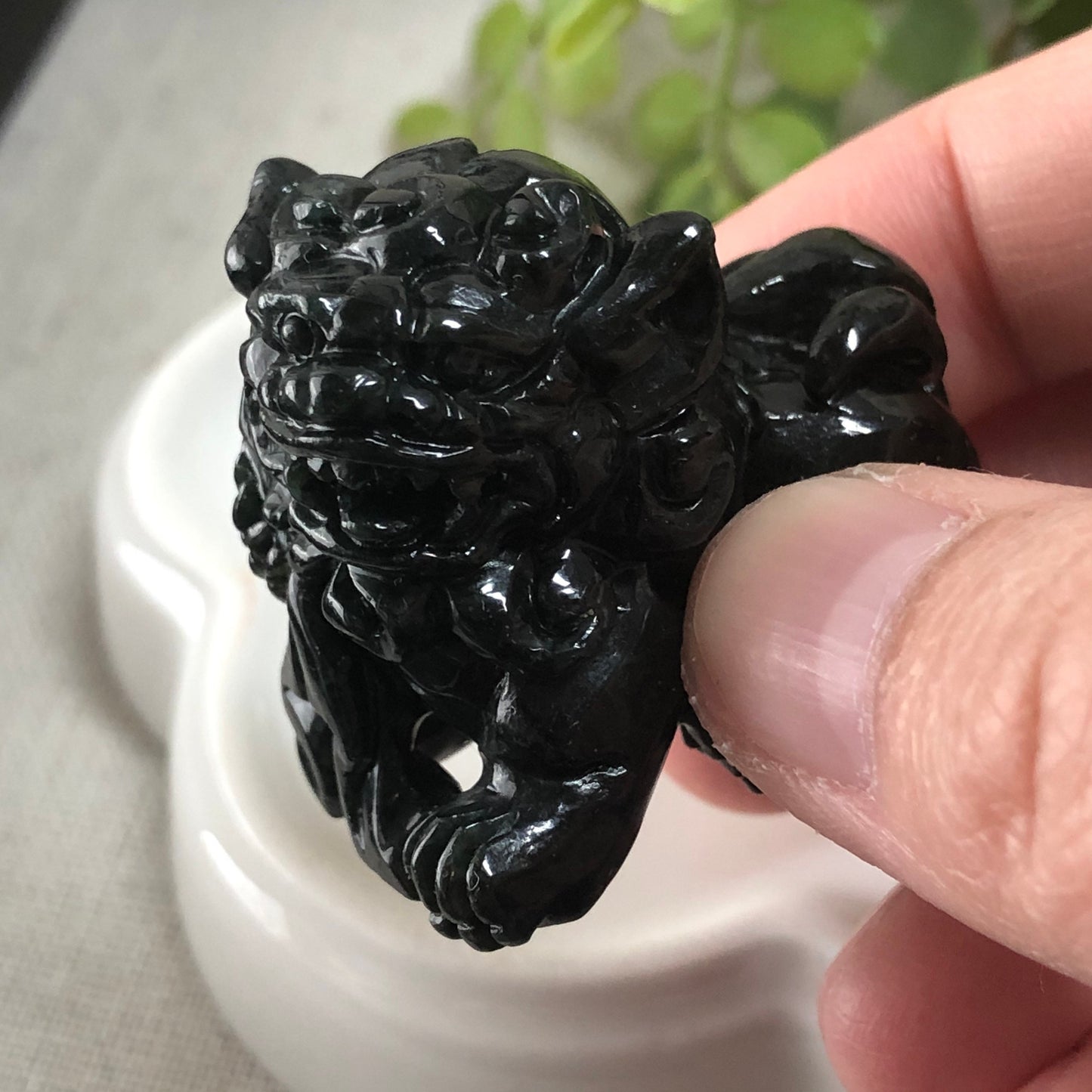 33.2mm Jadeite Jade Carved Wuji Lion Animal Display Pendant