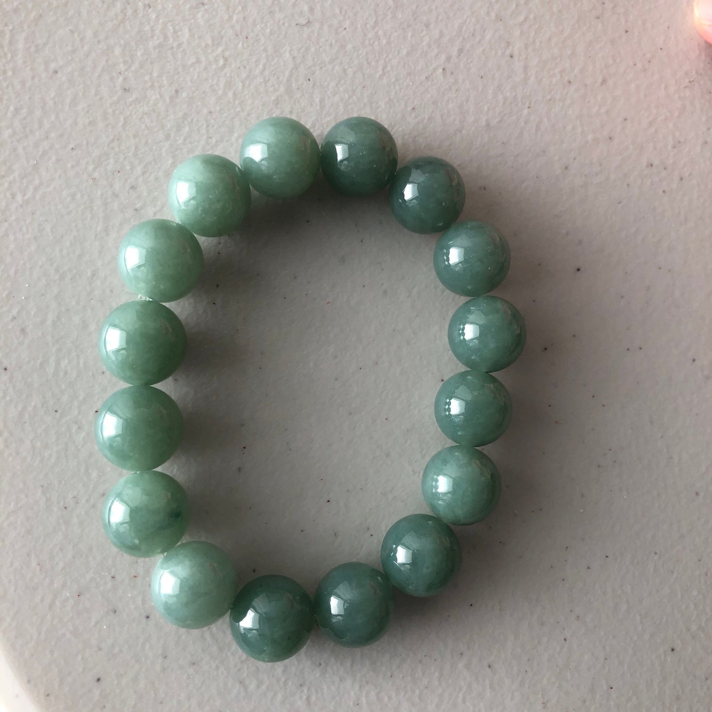 14.6mm Jade Jadeite Green Round Bead Bracelet 16pcs.