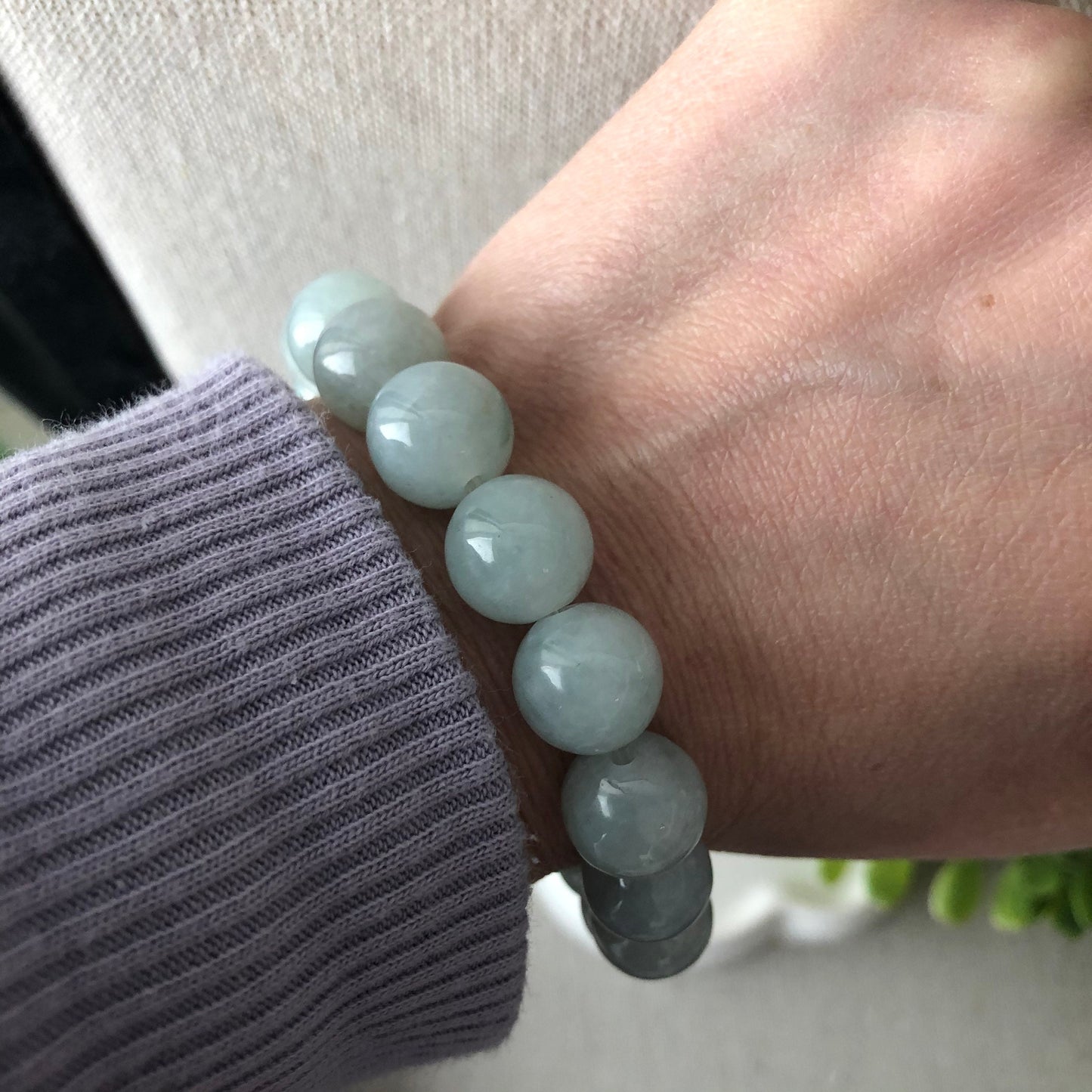 11.8mm Jade Jadeite Green Round Bead Bracelet 18pcs.