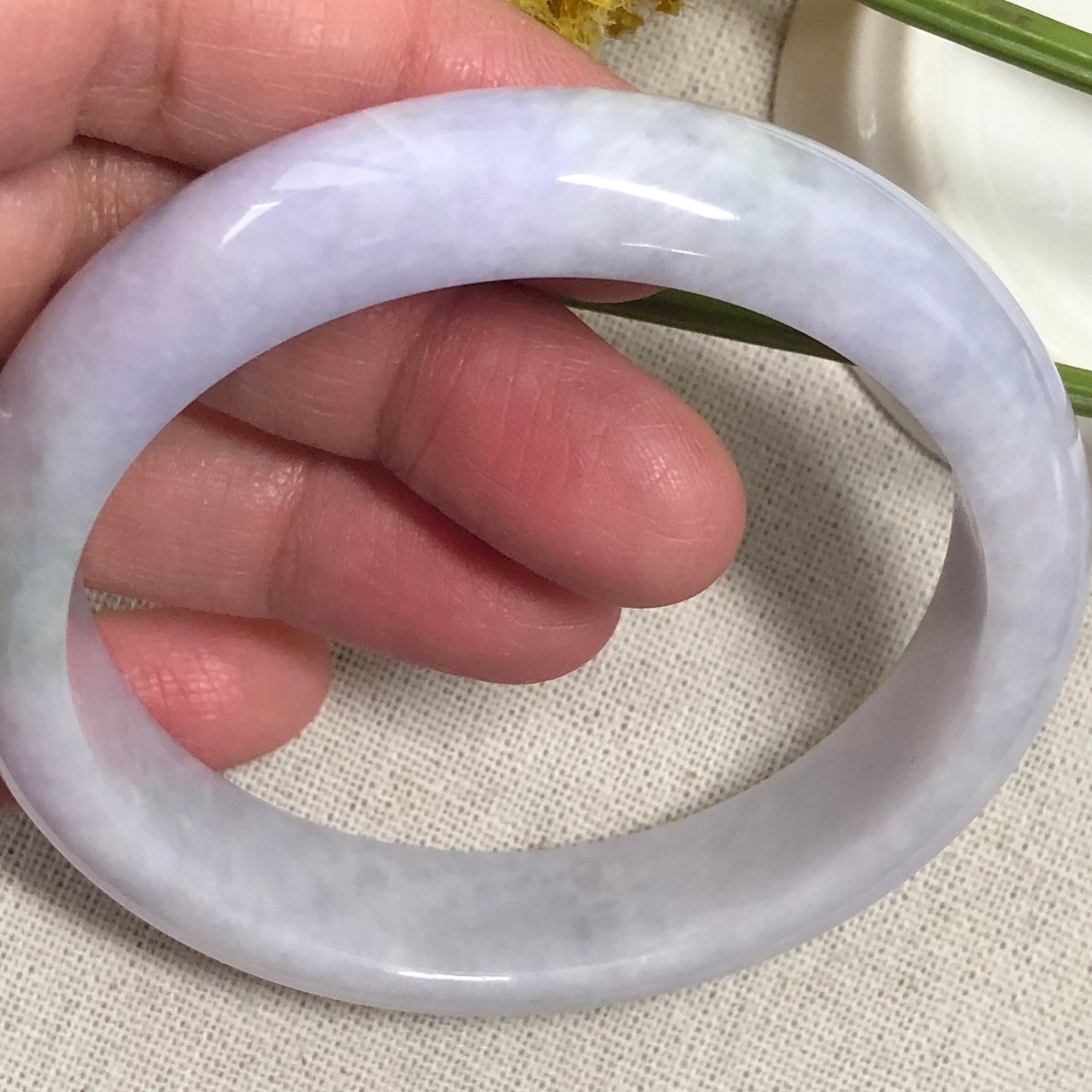 57.2 mm Jadeite Jade Earthy Lavender Bangle