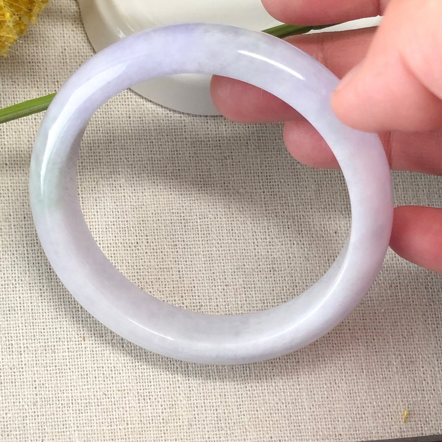 57.2 mm Jadeite Jade Earthy Lavender Bangle