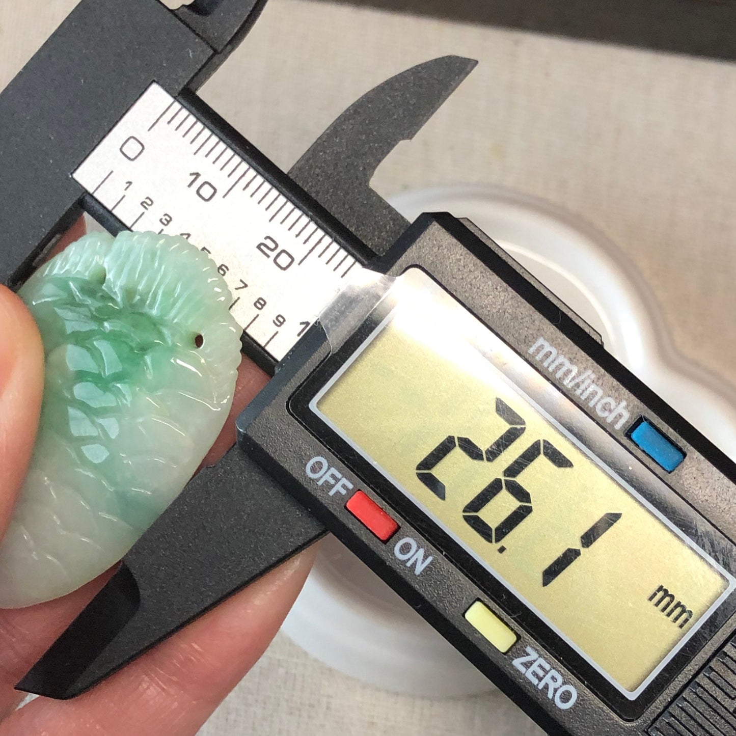 44.7 mm Icy Green Carved Fish Jadeite Jade Keyring Key chain charm pendant