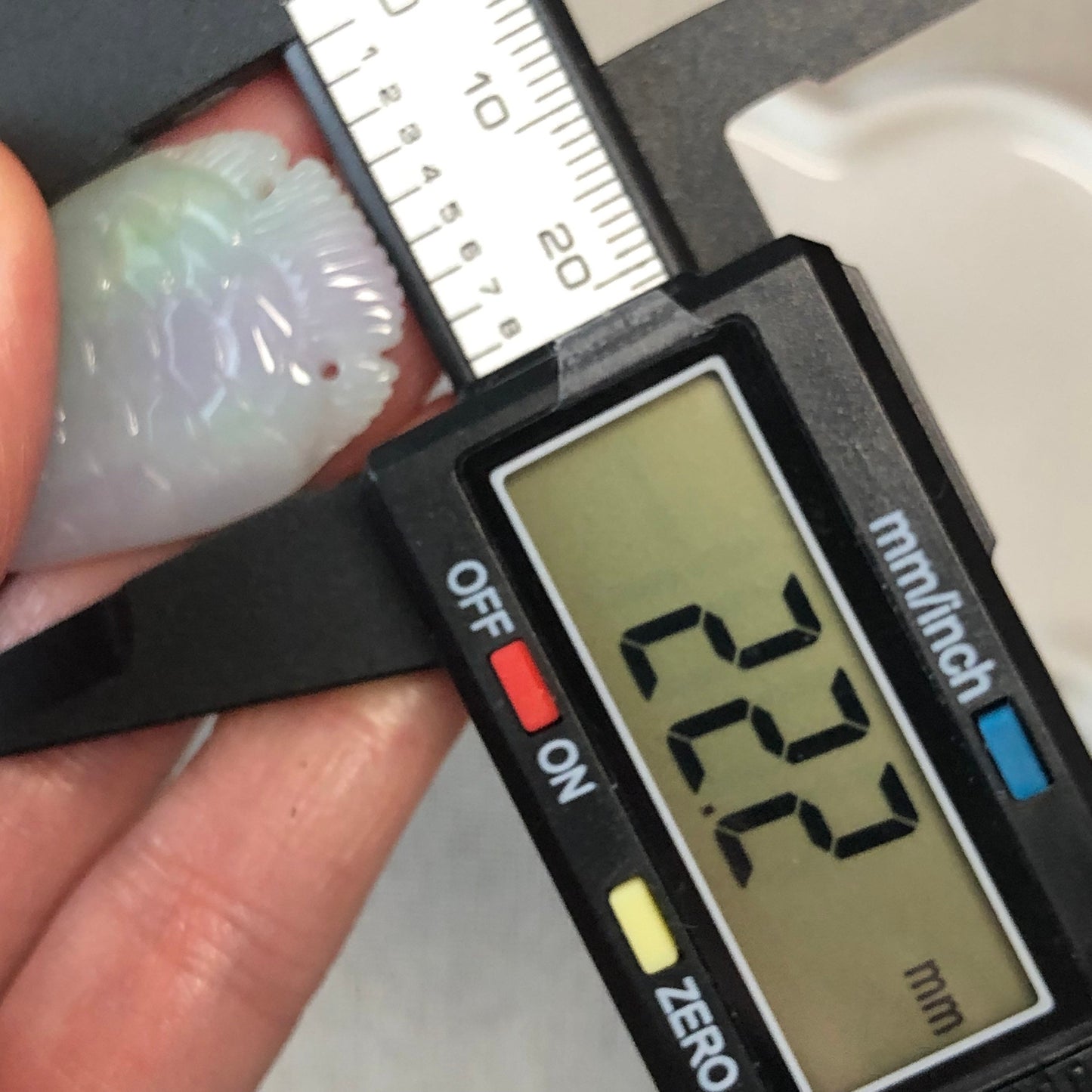 39.4 mm Lavender Green Carved Fish Jadeite Jade Keyring Key chain charm pendant