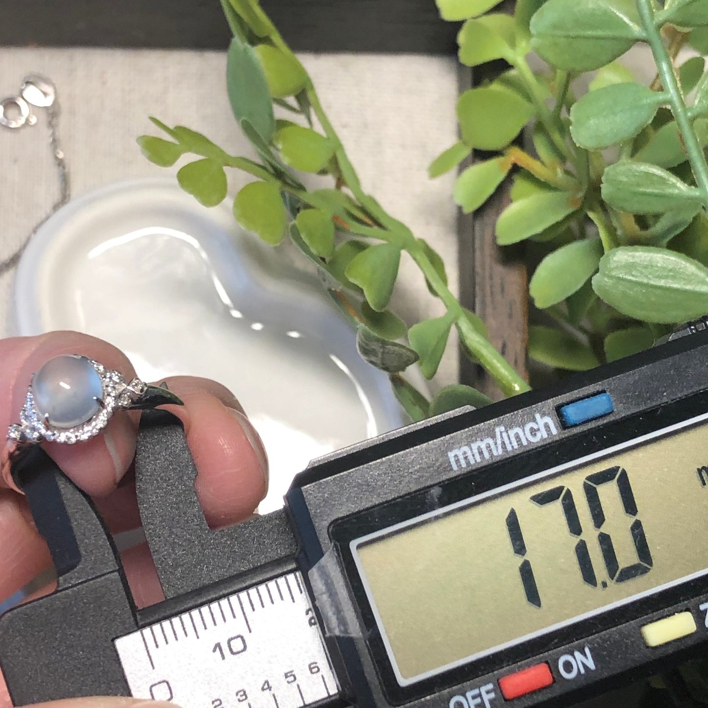 18K Gold Diamonds High Icy Jadeite Jade Cabochon Gloss Ring