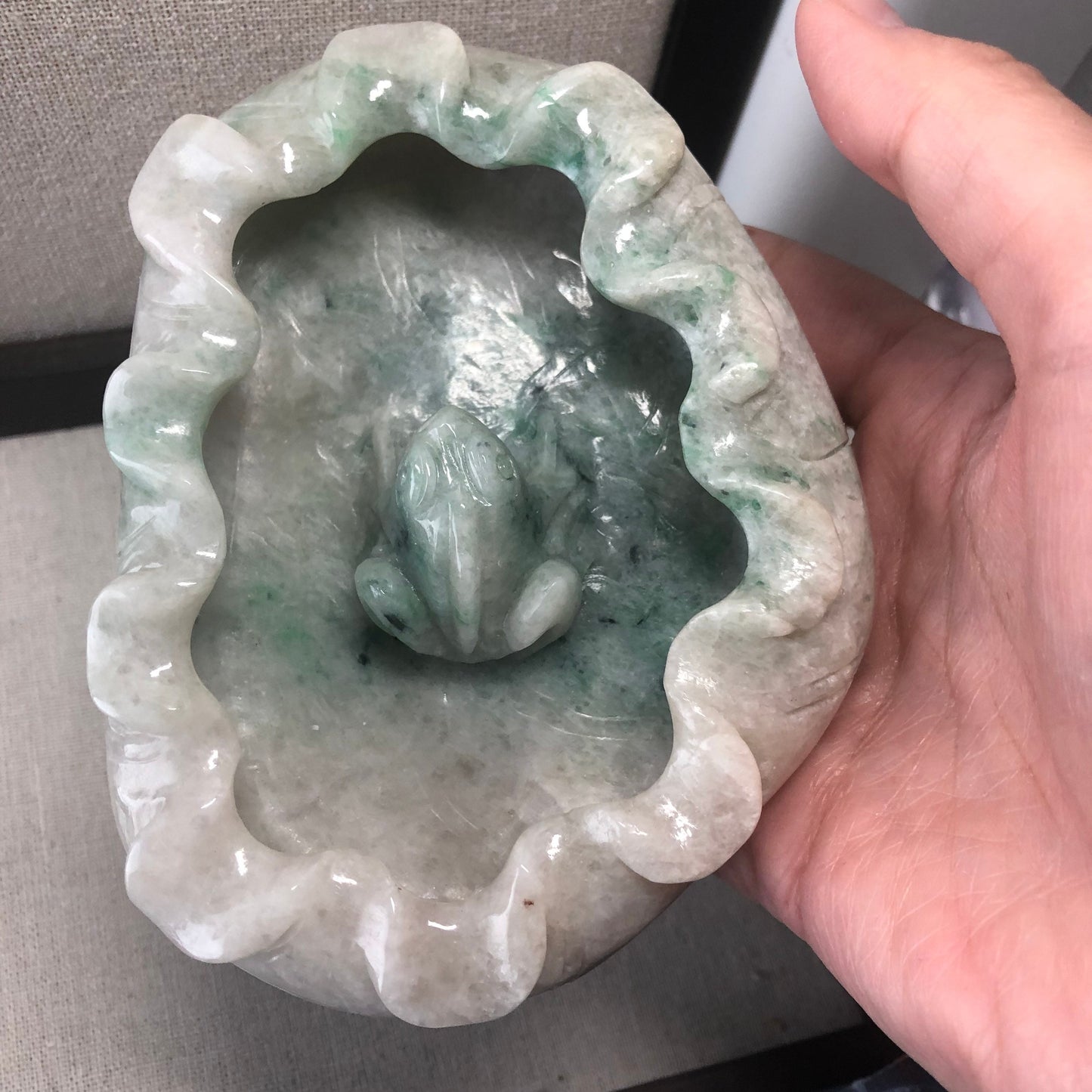 117mm Jadeite Jade Earthy Green Candy Jewelry Dish Carved Frog Design Display