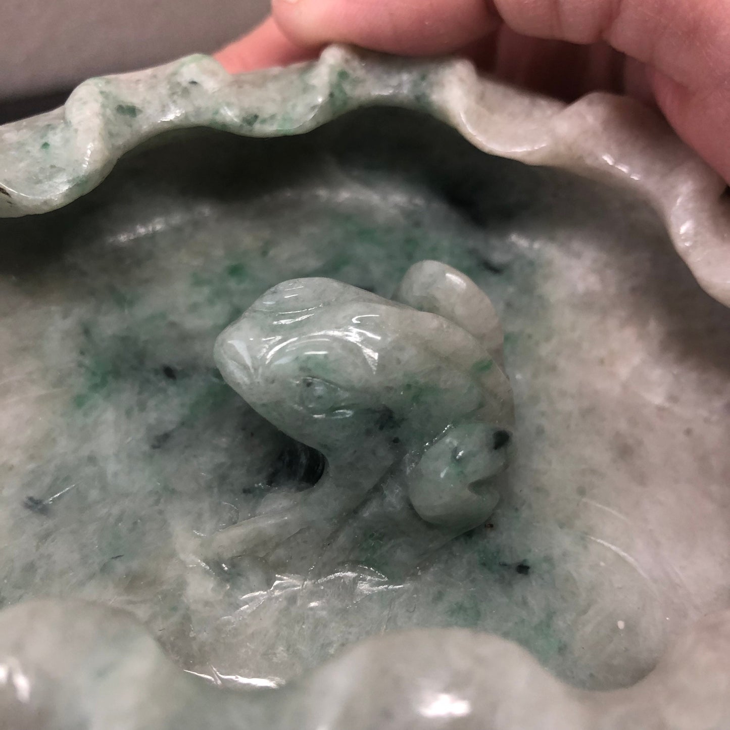 117mm Jadeite Jade Earthy Green Candy Jewelry Dish Carved Frog Design Display