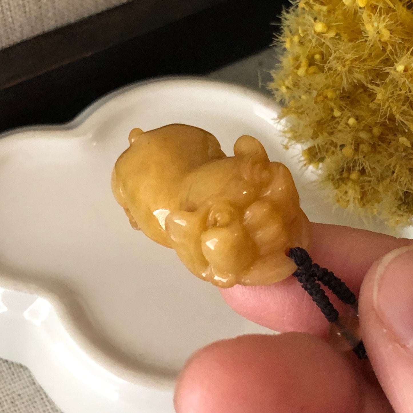 30mm Yellow Brown Jadeite Jade Angry Pig Pendant Display