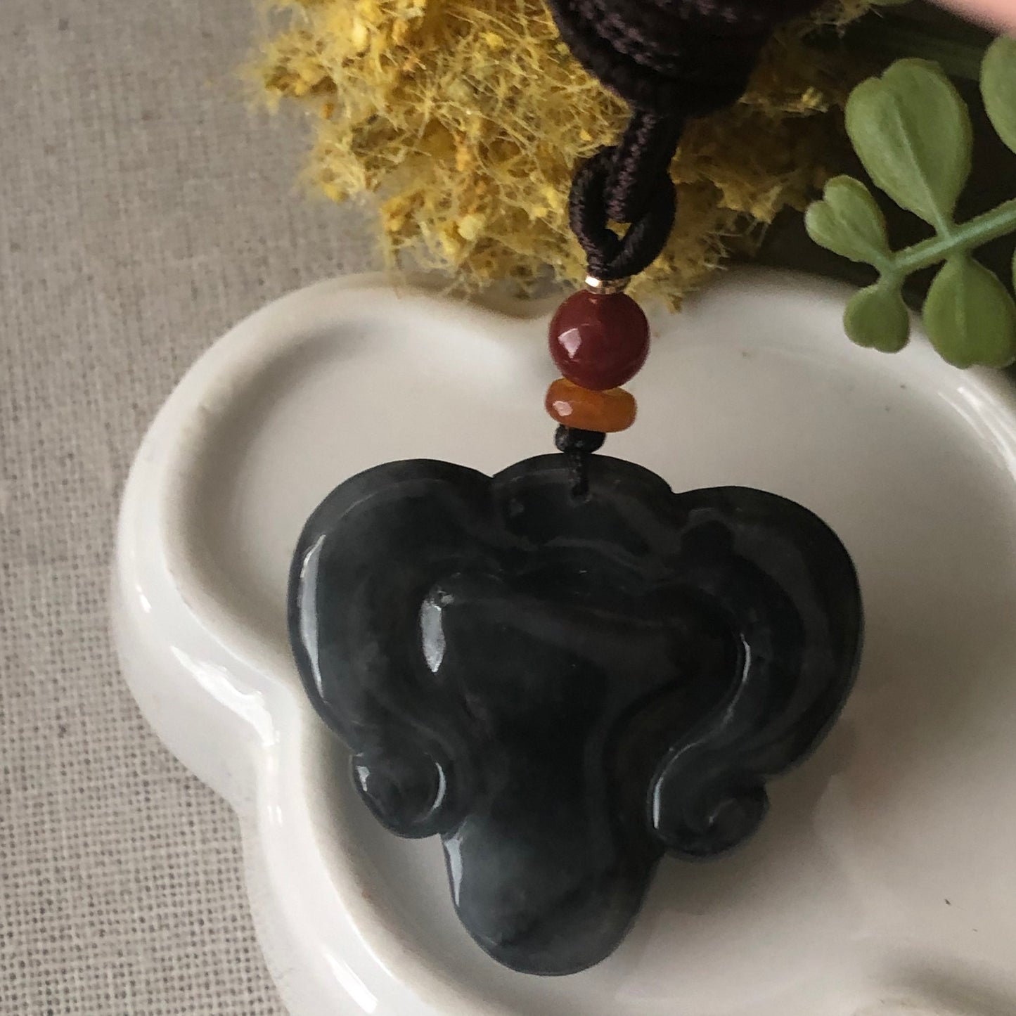 35.6mm Jadeite Jade Wuji Black Grey Ram Head Pendant Neck Rope Tie