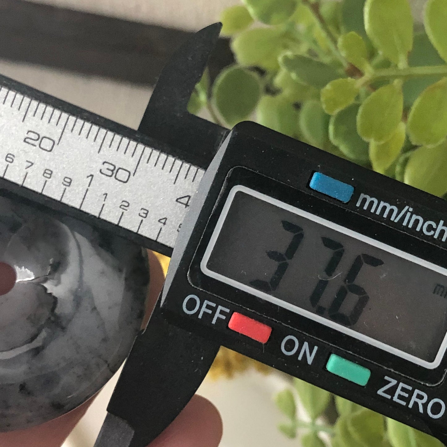 37.6mm Jadeite Jade Wuji Black Grey Peace Donut Pendant Neck Rope Tie