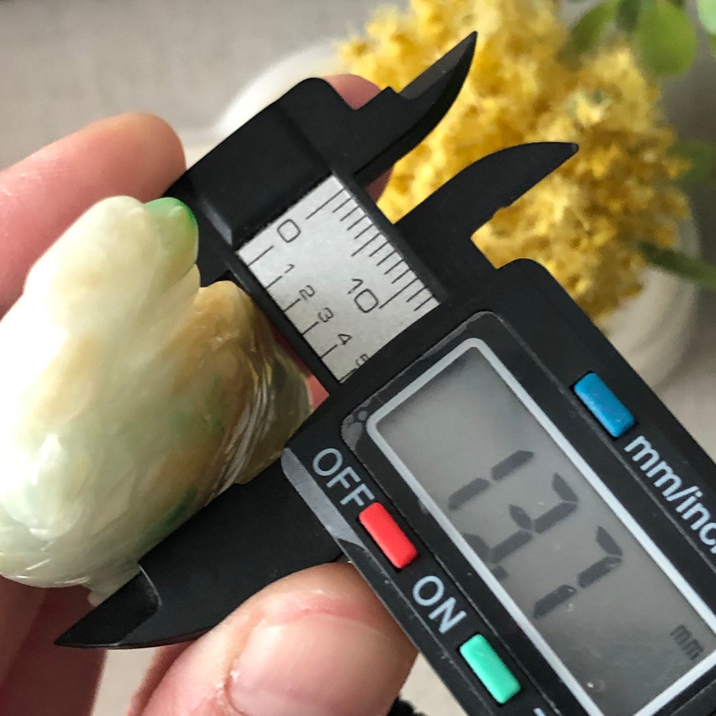 63.5mm Jadeite Jade Yellow Green Carved Fish Pendant Neck Rope Tie