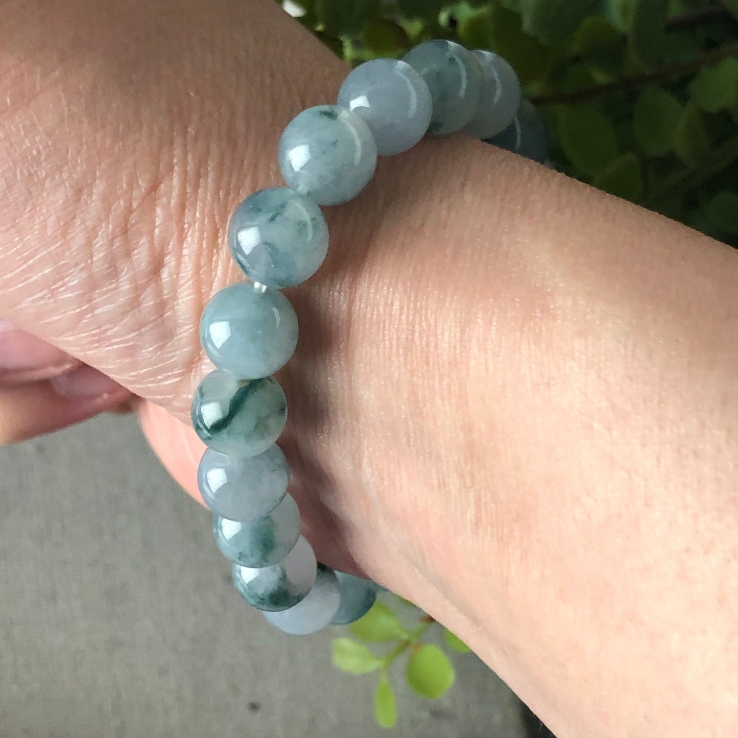 9.5 mm Jadeite Jade Green Float Flowers Round Bead Bracelet