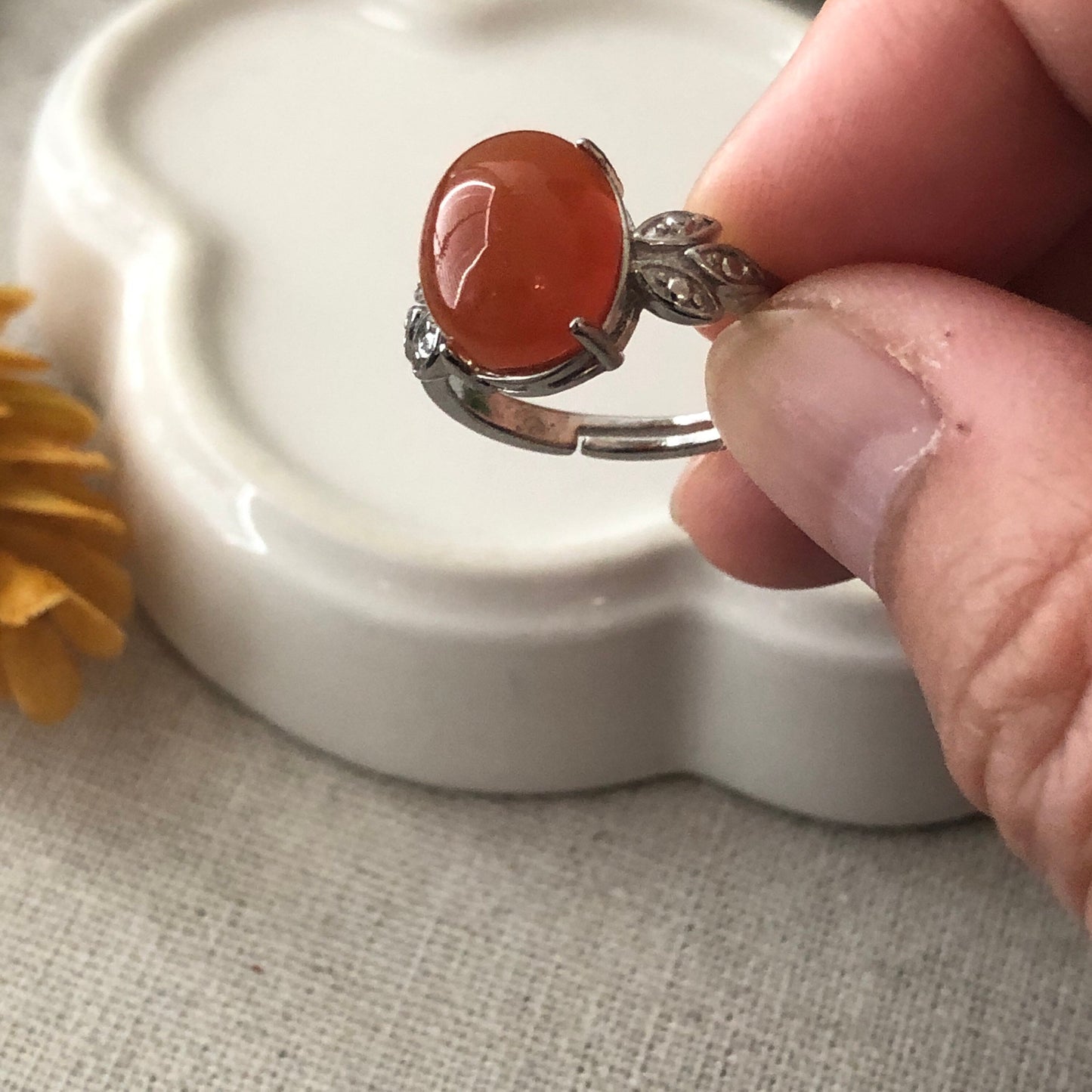 925S AGATE Icy Red Oval Cabochon Ring set on Sterling Silver