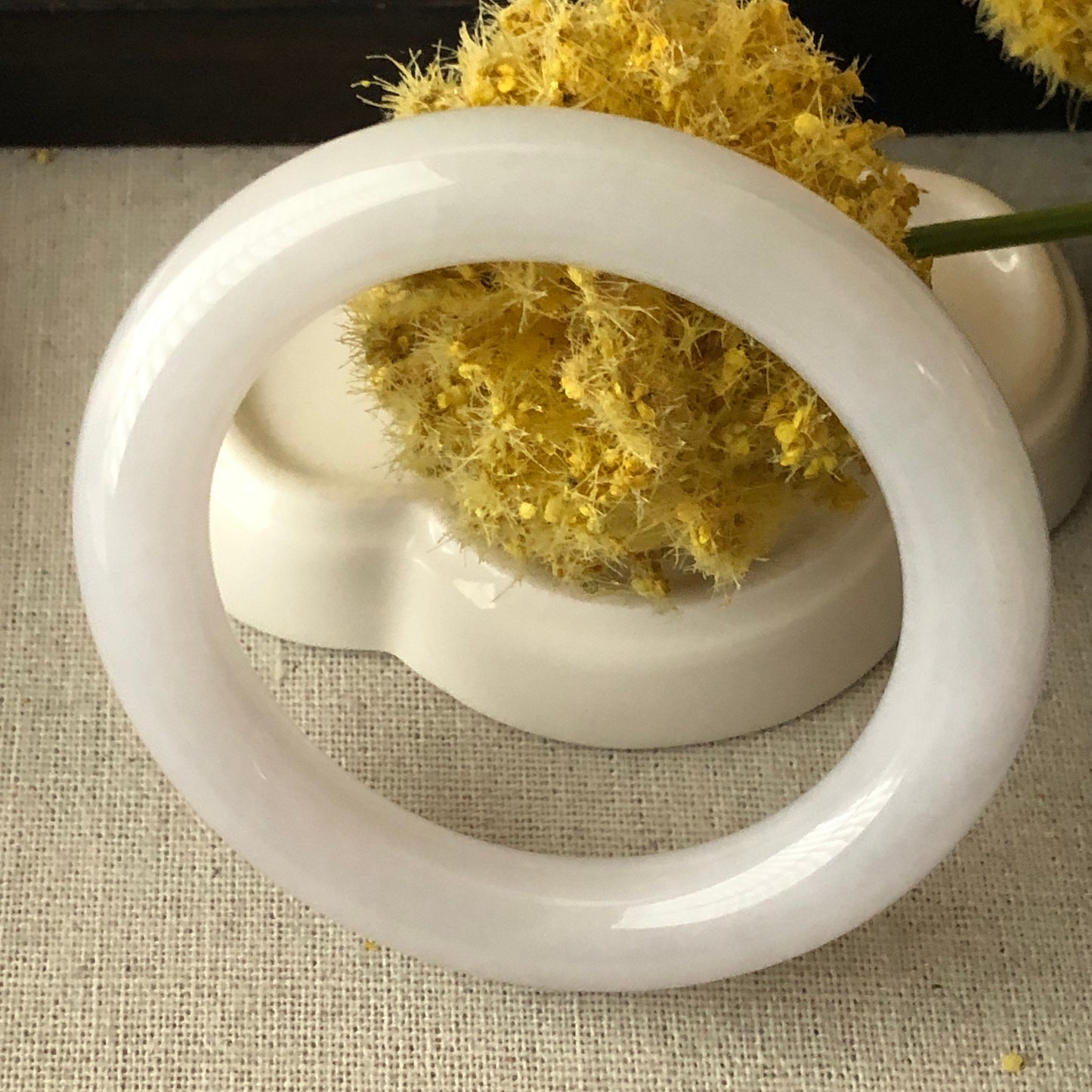 55-56 mm Icy White Jadeite Jade round shaped Bangle