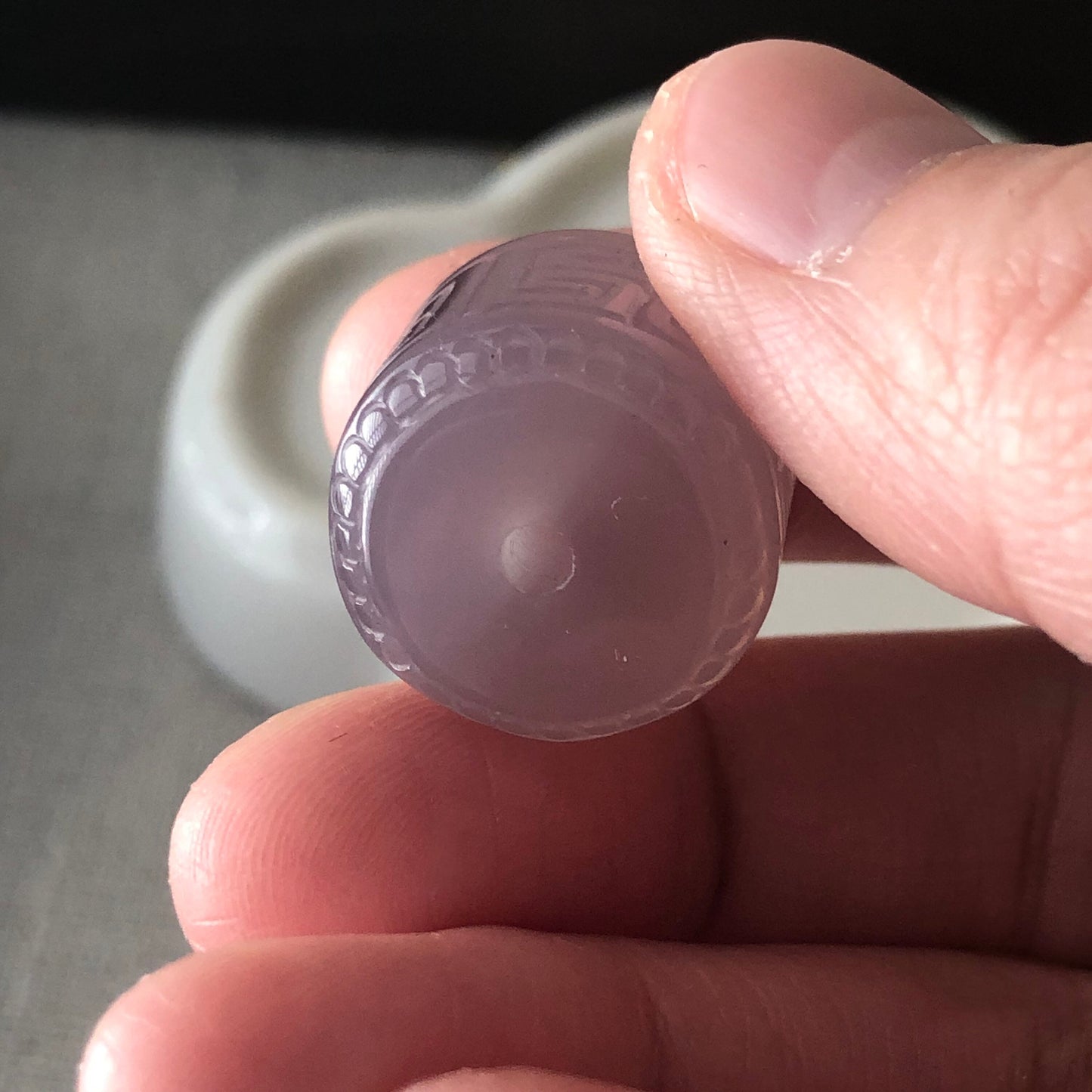 18.6mm High Quality Agate Lavender Carved Bead Pendant