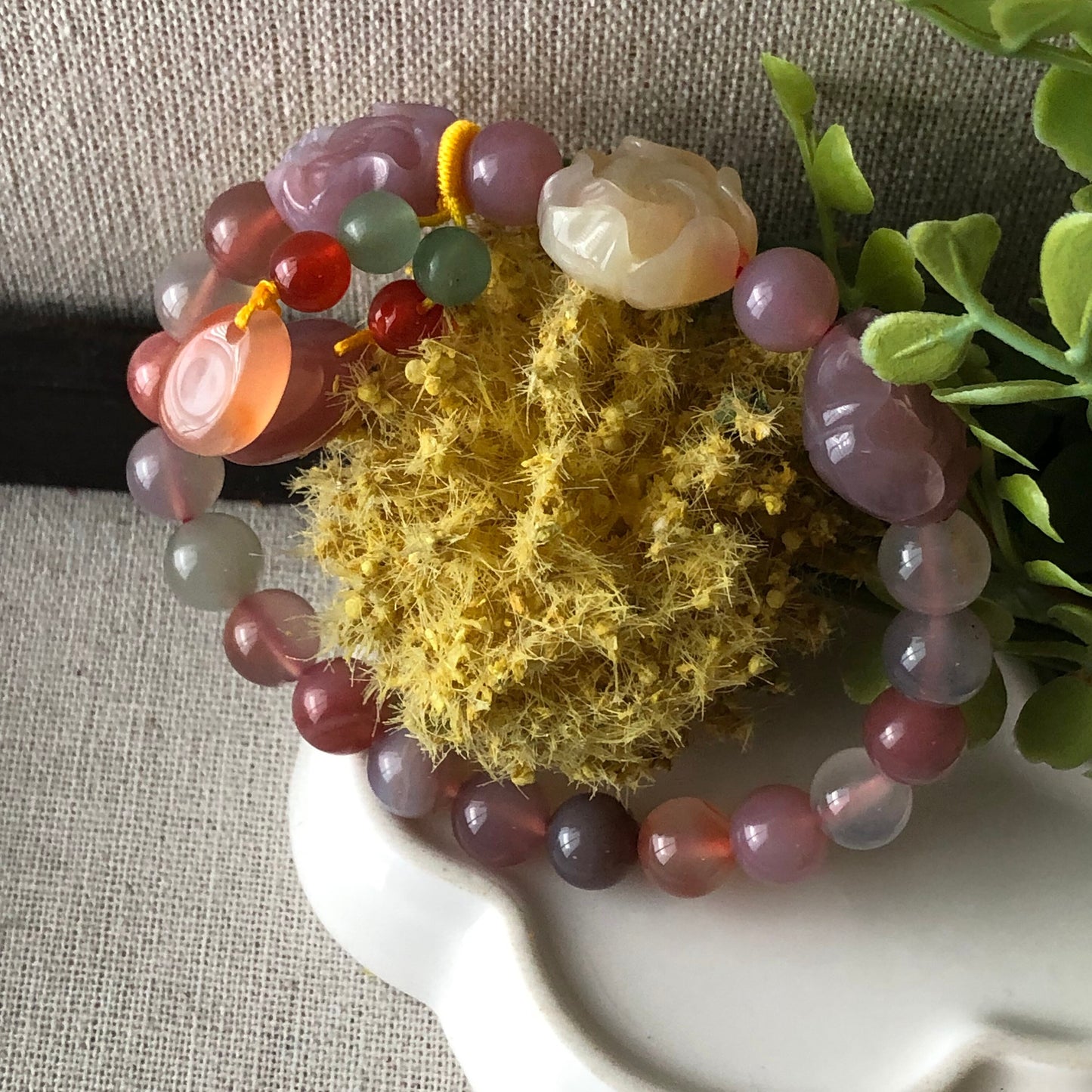 8.5mm Assorted Agate Grade A Natural Bead Bracelet Health Circulation Red Pink Tone with Carved Flower