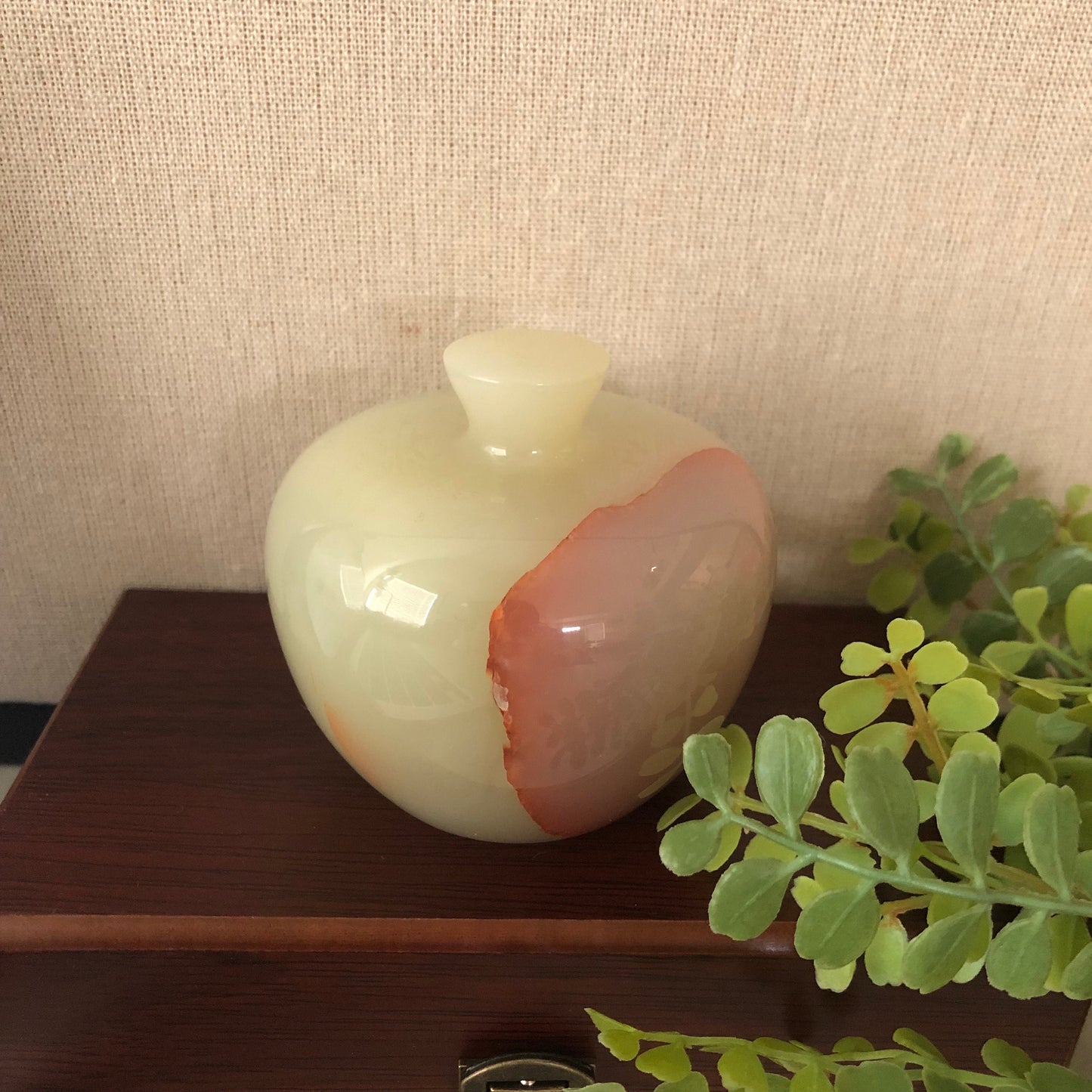 2.5 inches Apple Jade Display Statue