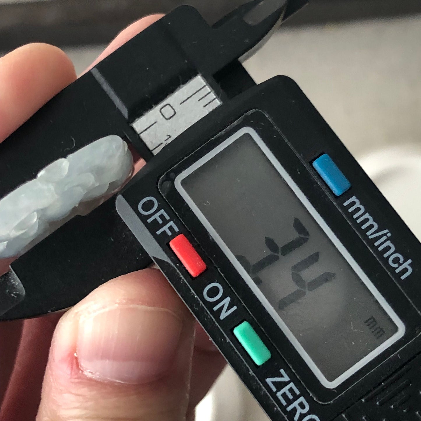 18K Gold 39mm High Icy Jadeite Jade Gloss Ruyi Cloud Pendant