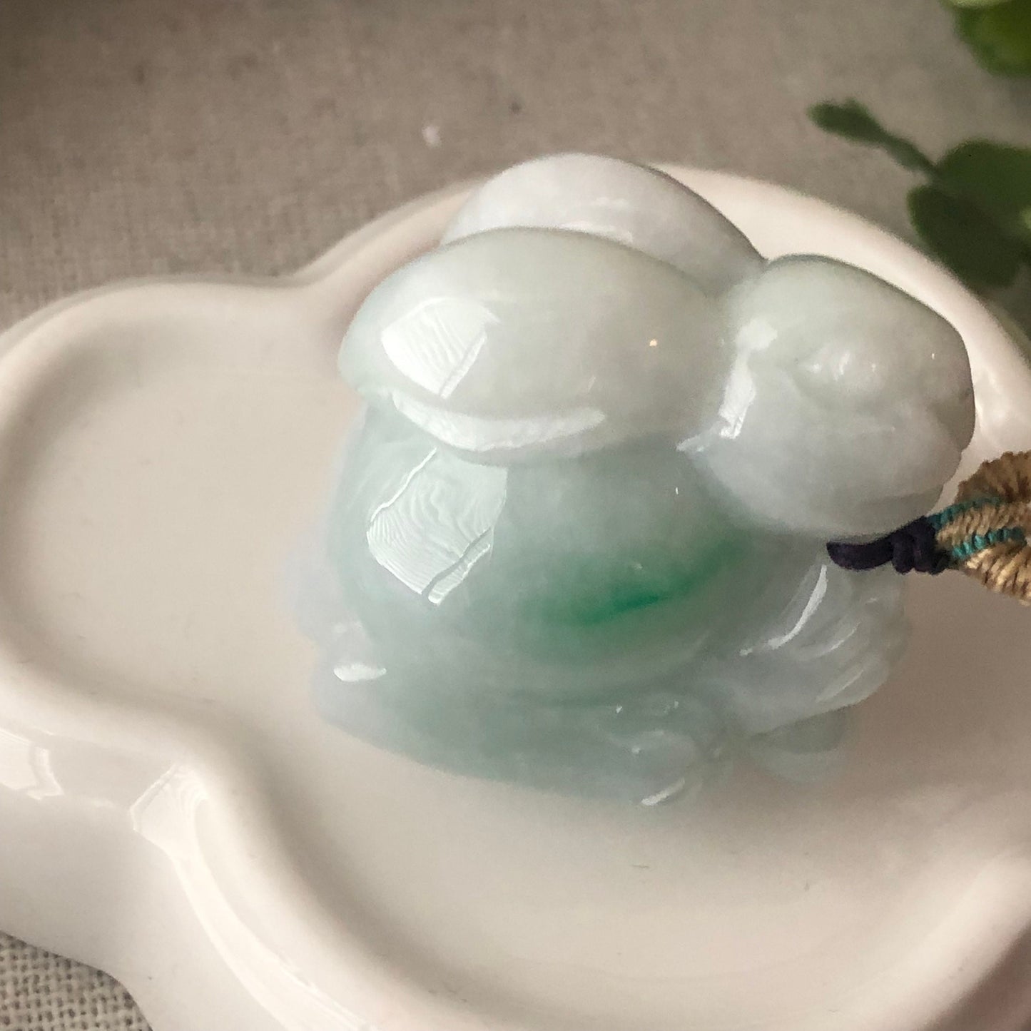 38mm Green Jadeite Jade Carved Rabbit Bunny Statue Display