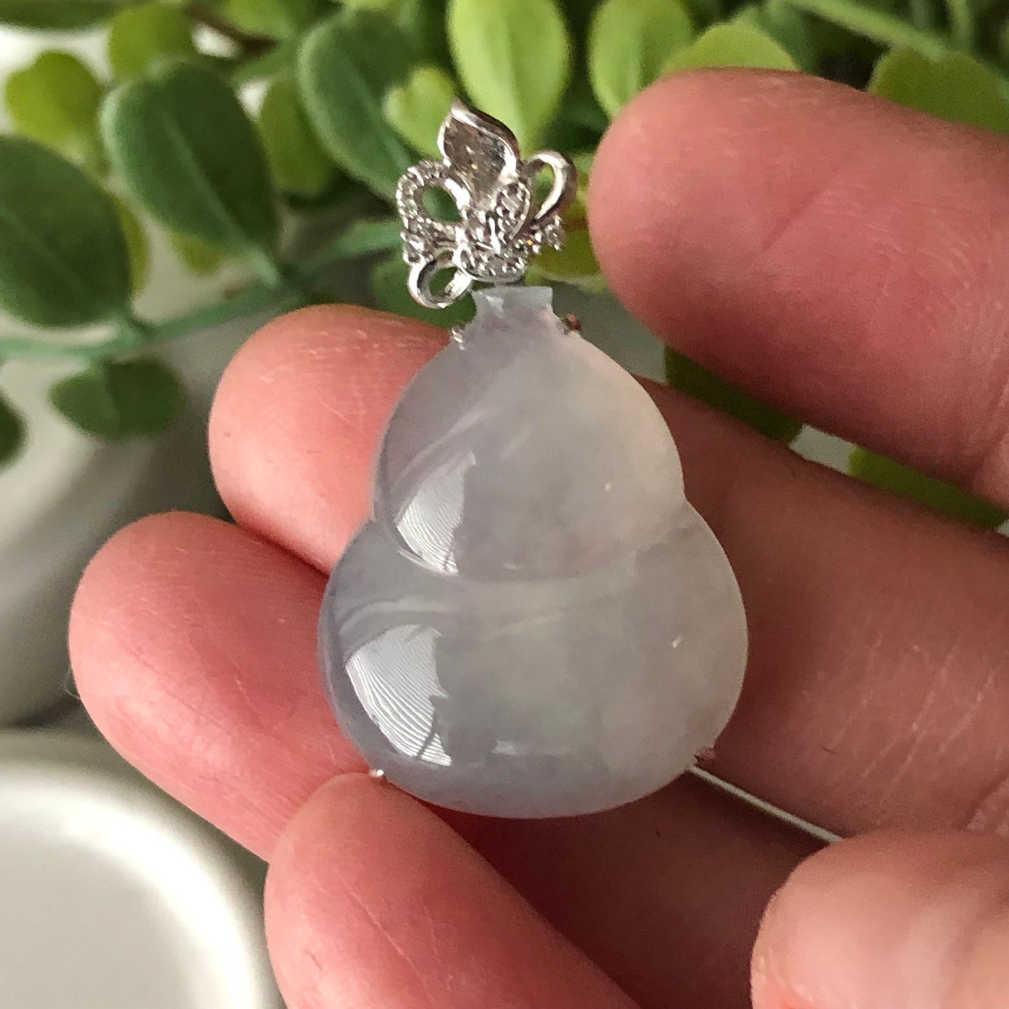 18K Gold 30mm Jadeite Jade Icy Hulu Gourd Pendant