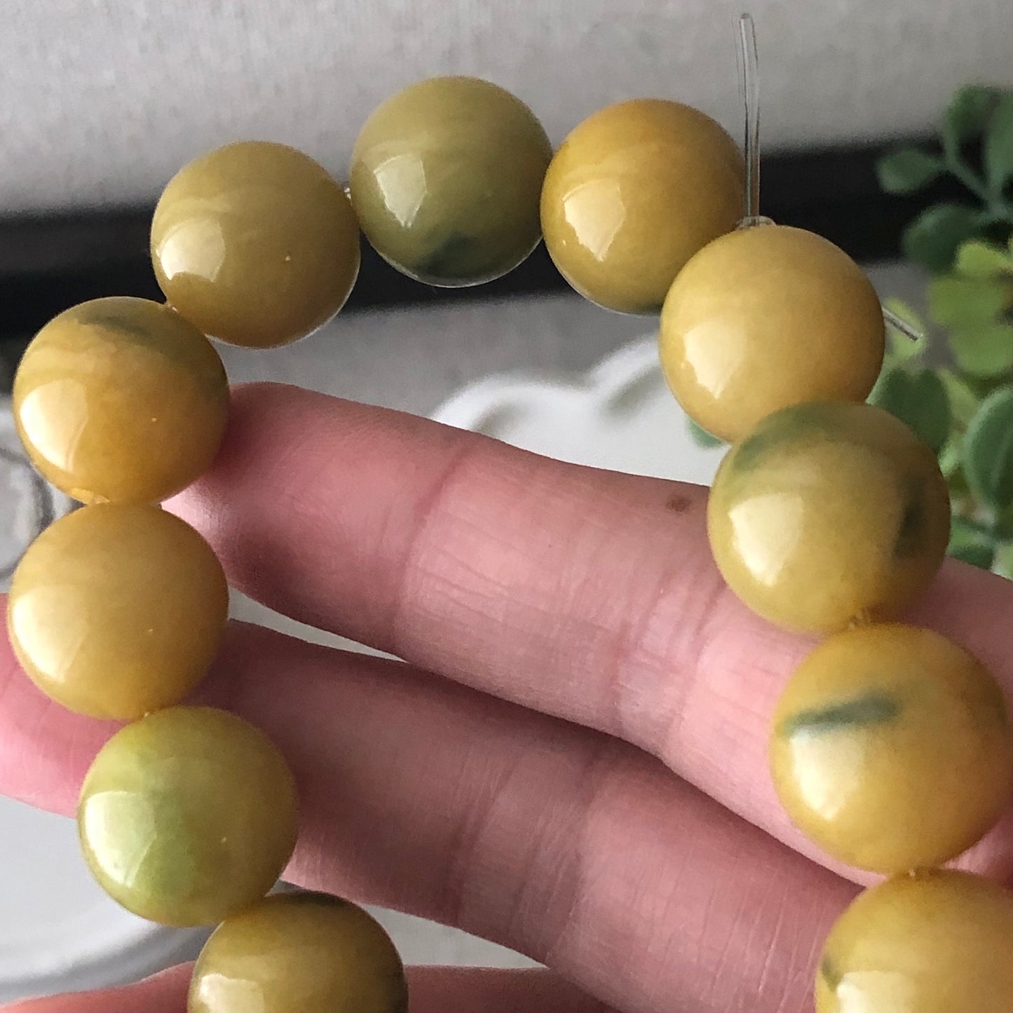 13.8-14mm Yellow Green Jade Jadeite Beaded Bracelet RARE