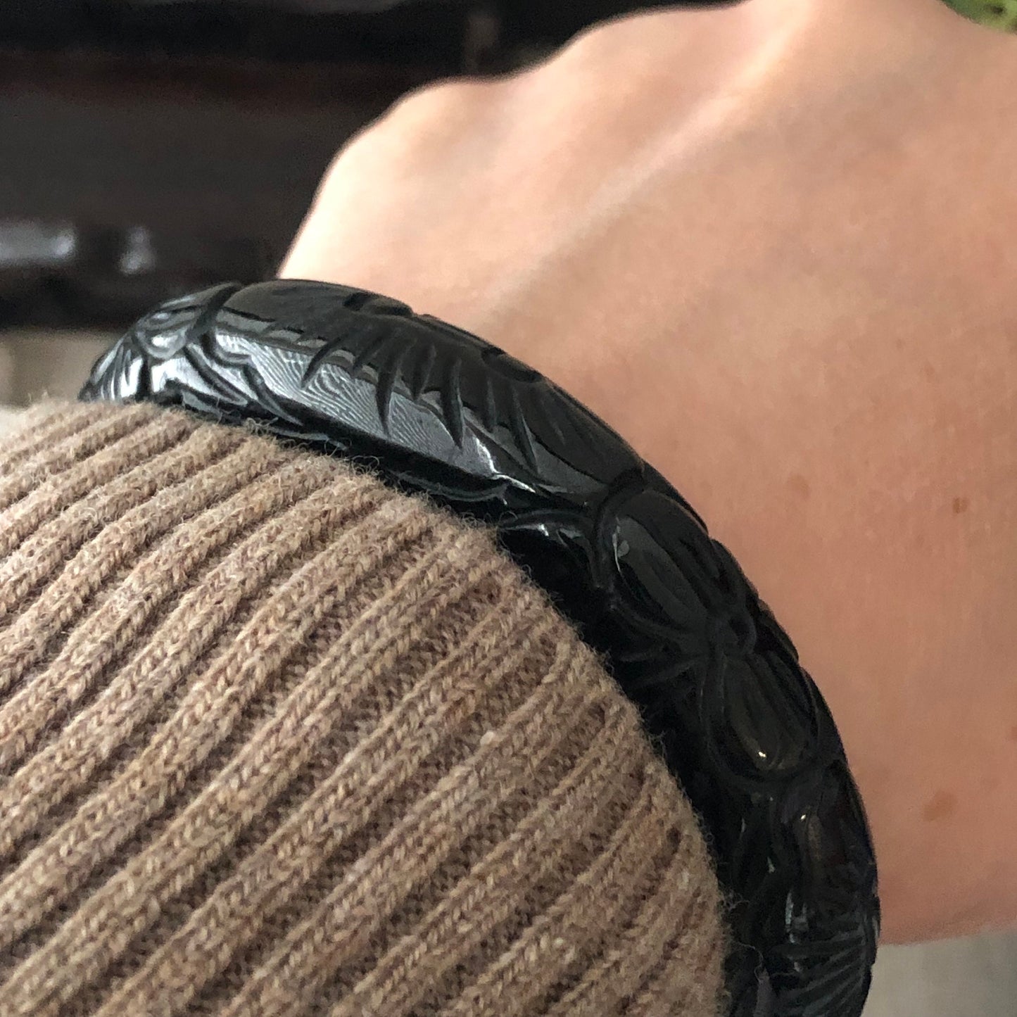 56 mm Jadeite Jade Omphacite Black Carved Flower Bangle