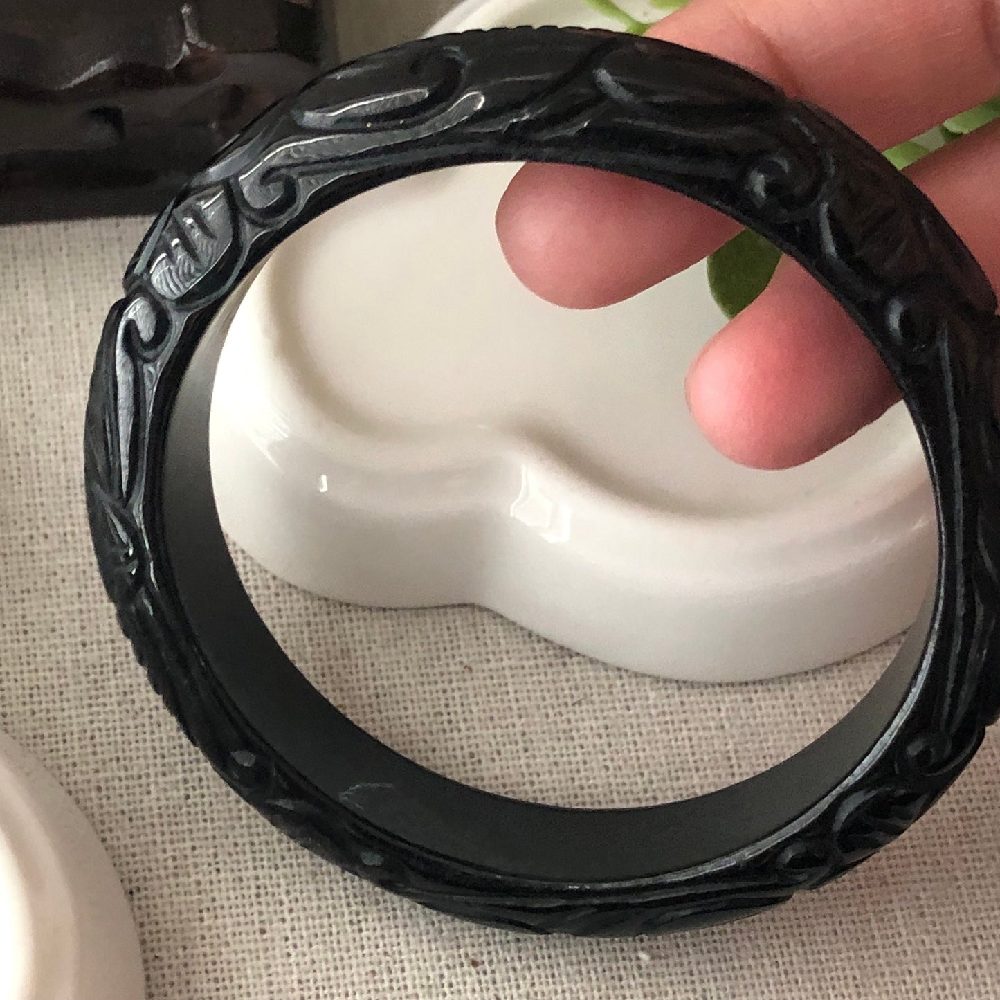 56 mm Jadeite Jade Omphacite Black Carved Flower Bangle