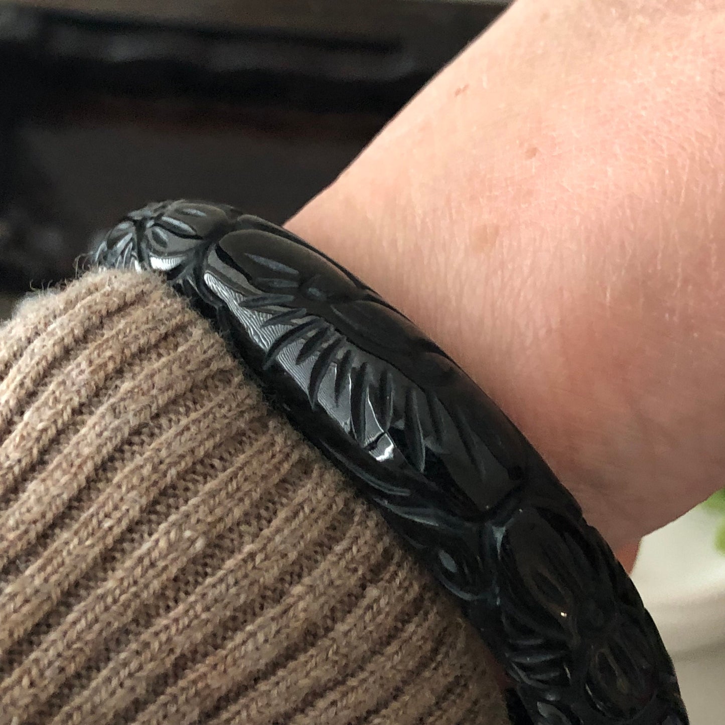 56 mm Jadeite Jade Omphacite Black Carved Flower Bangle