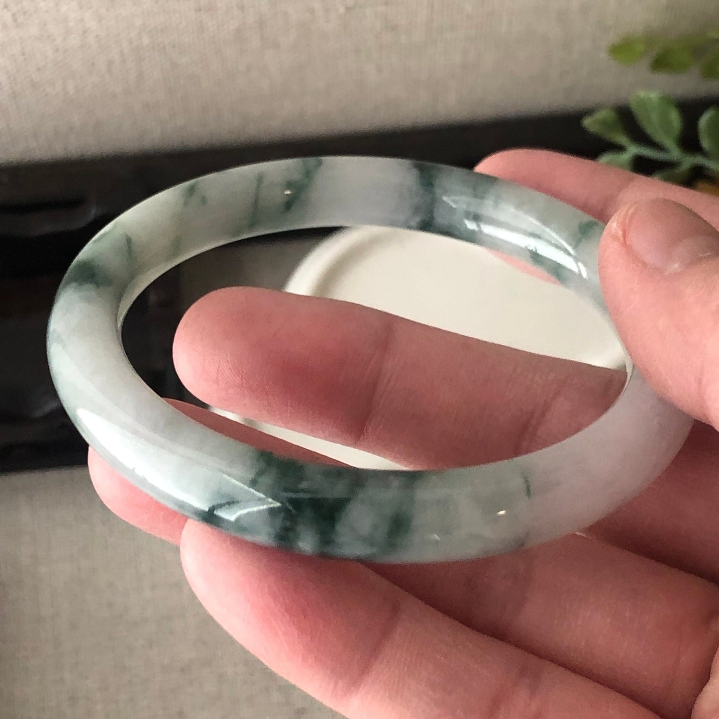 54-55mm Icy Green Float Flowers Round Jadeite Jade Bangle