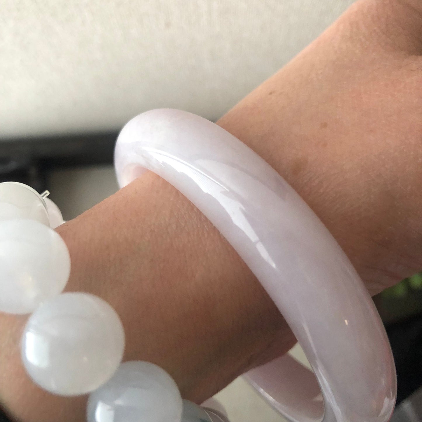 58.3 mm Pink Lavender Jadeite Jade D shaped Bangle