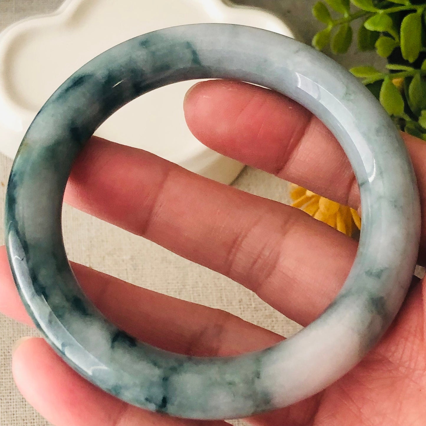 53-54mm Icy Green Float Flowers Round Jadeite Jade Bangle