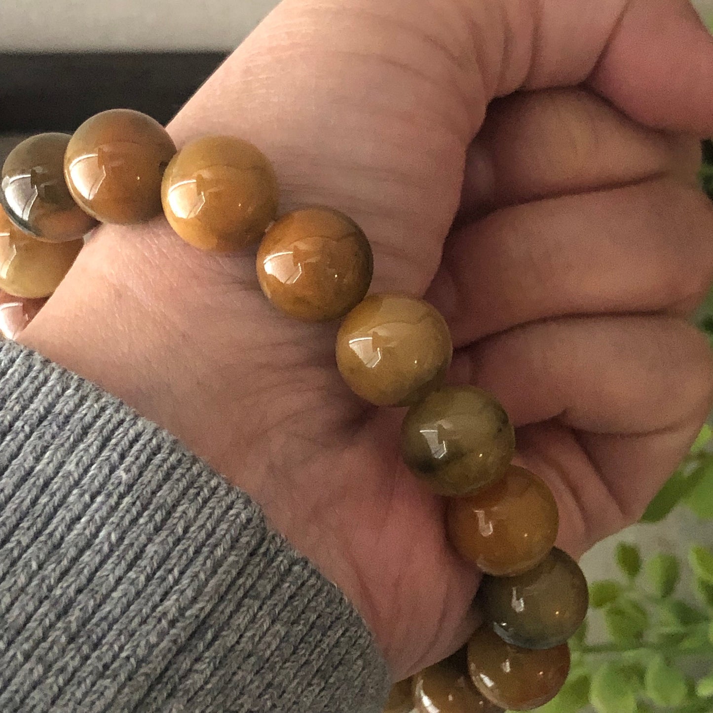 12mm Asst Yellow Brown Gradient Glossy Jadeite Jade Bead Bracelet