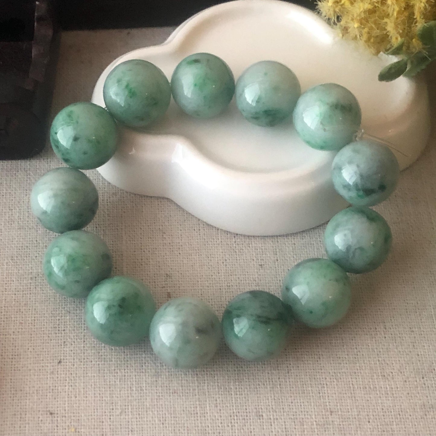 16mm Glossy Green Float Flowers Jadeite Jade Round Bead Bracelet