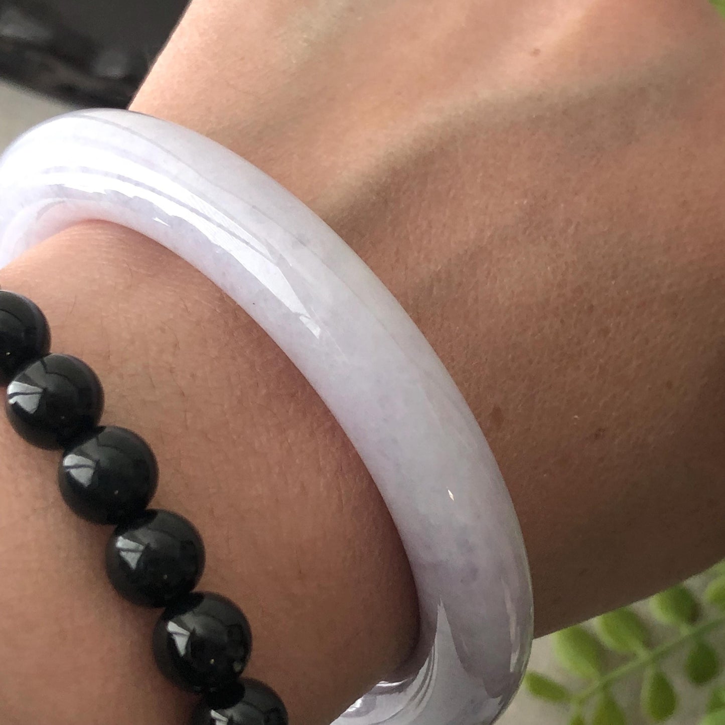 55mm Jadeite Jade Earthy Lavender Round Shaped Bangle