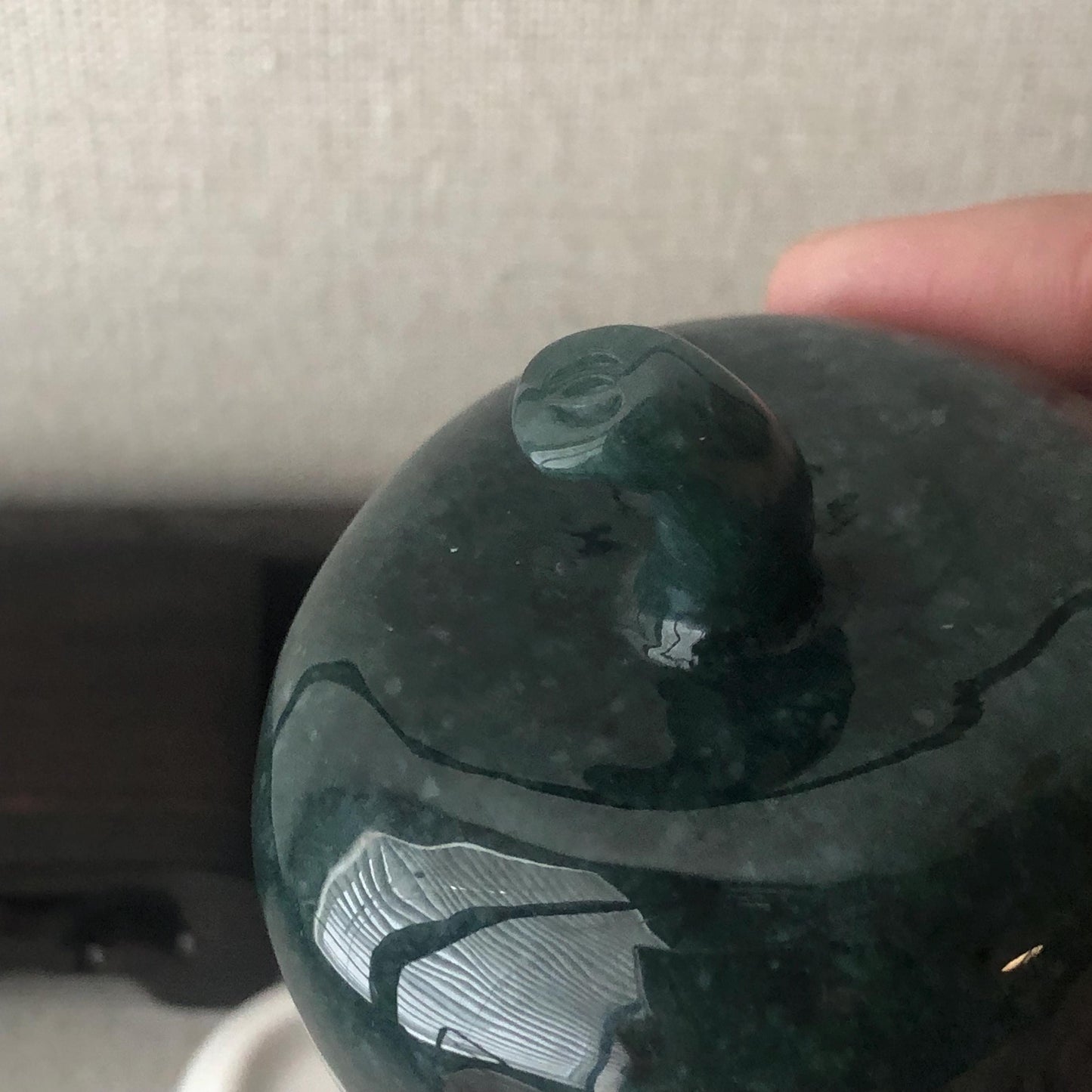 2.5 inches Apple Jade Display Statue