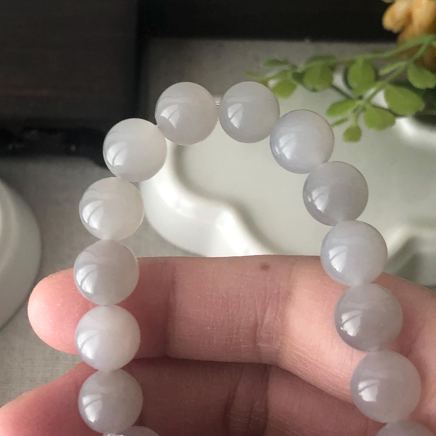 10mm High Quality Glossy Light Smoky Lavender Jade Round Bead Bracelet